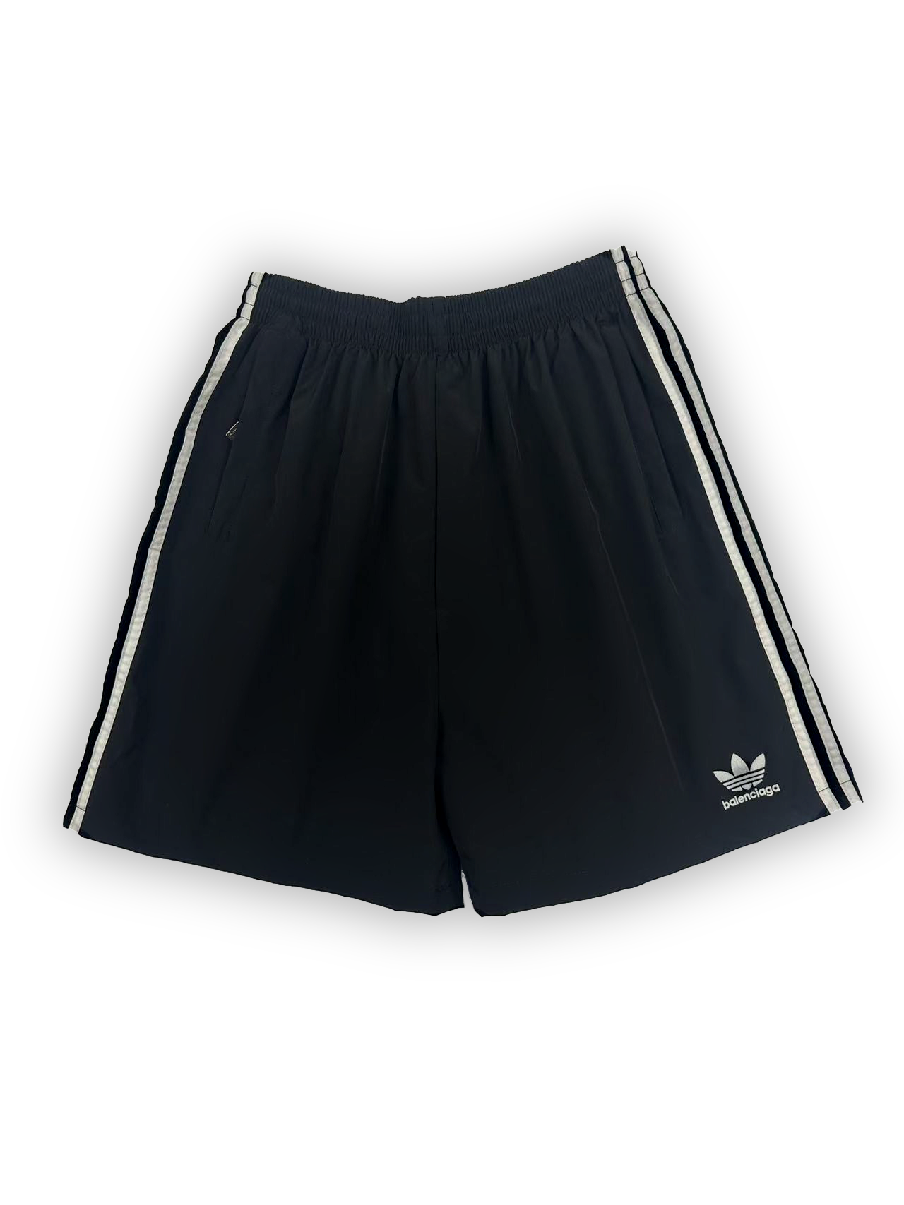 Balenciaga x Adidas Sport Shorts Infograph: Sizes, Features, and Recommendations - 图片 2