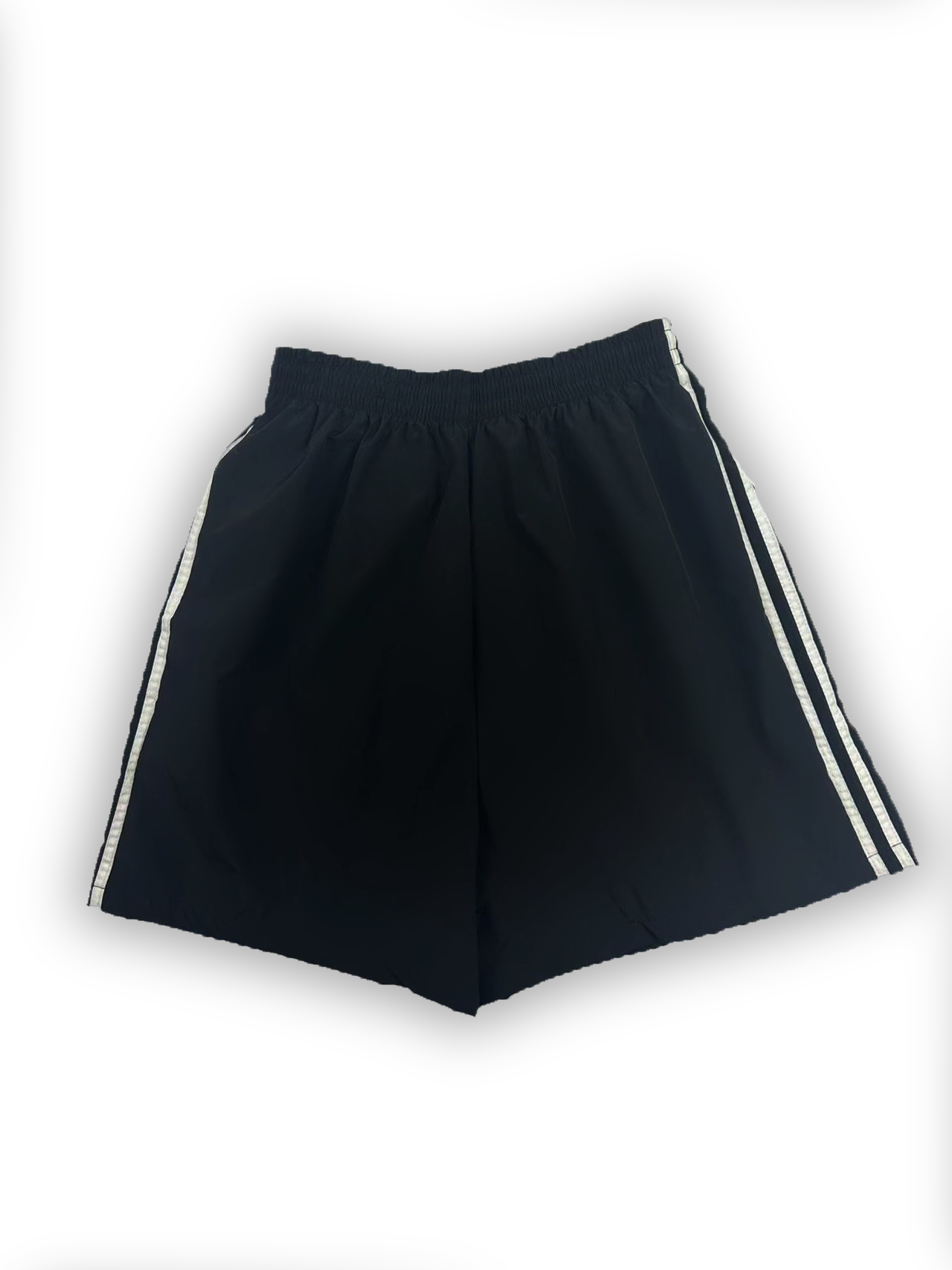 Balenciaga x Adidas Sport Shorts Infograph: Sizes, Features, and Recommendations - 图片 3