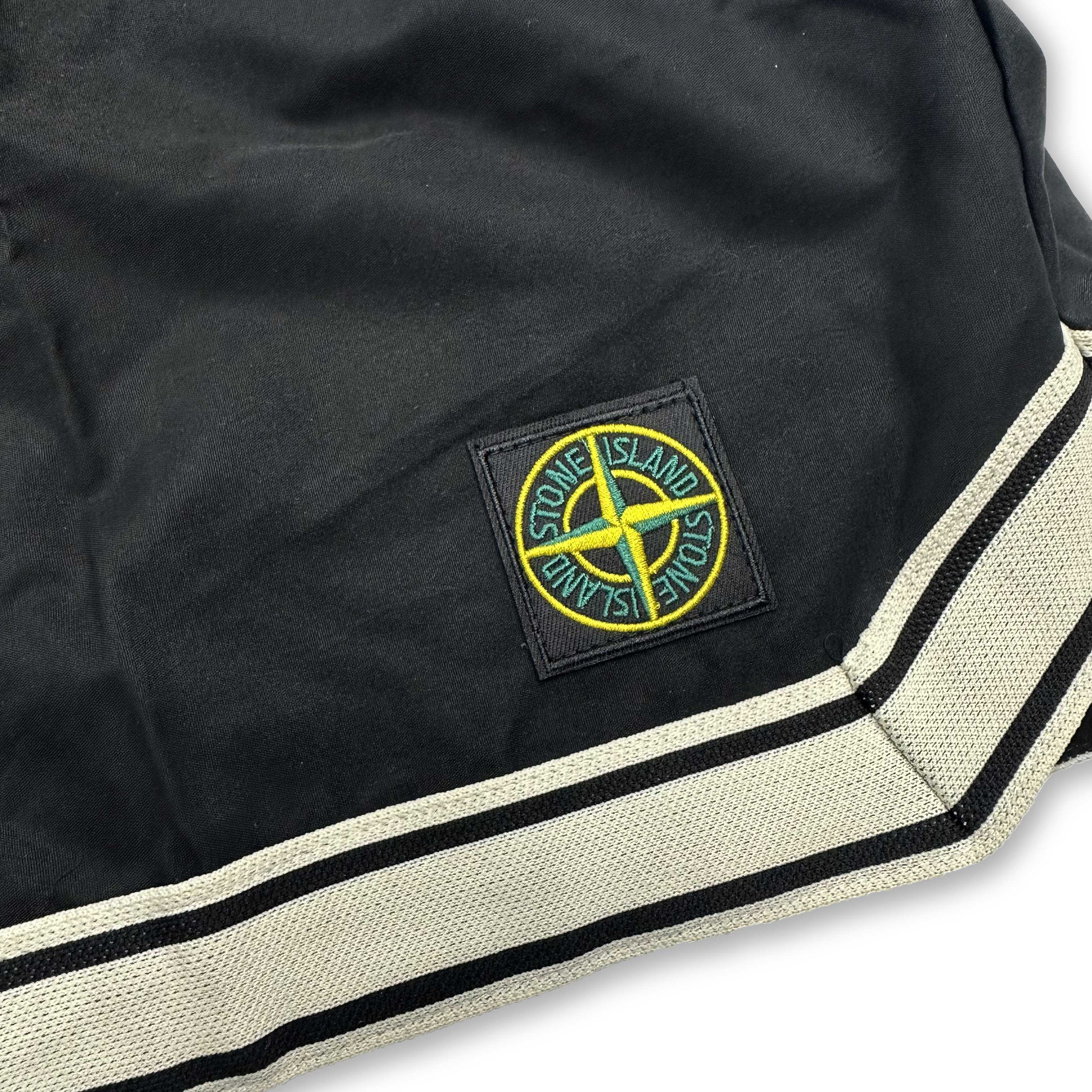 Stone Island 2024Fw Black-and-White Embroidery Logo Shorts, Oversized, Custom Cotton Belt - 图片 4