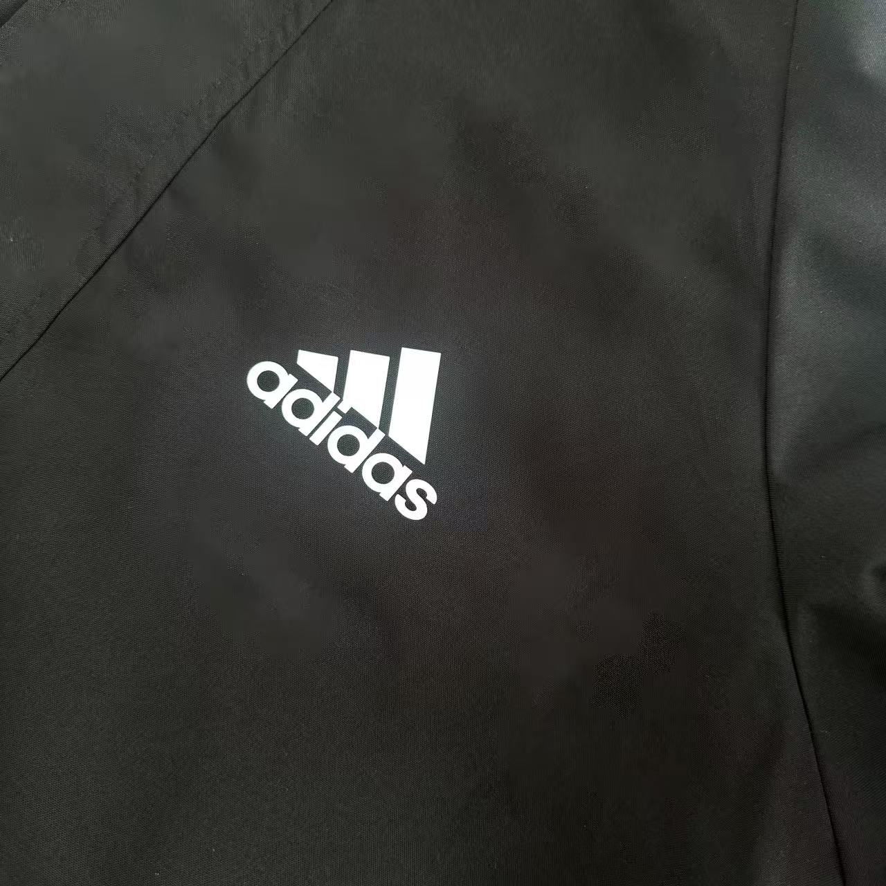 Adidas Retro Three-Bar Jacket: Classic Style for Men and Women, Black Color Option - 图片 6