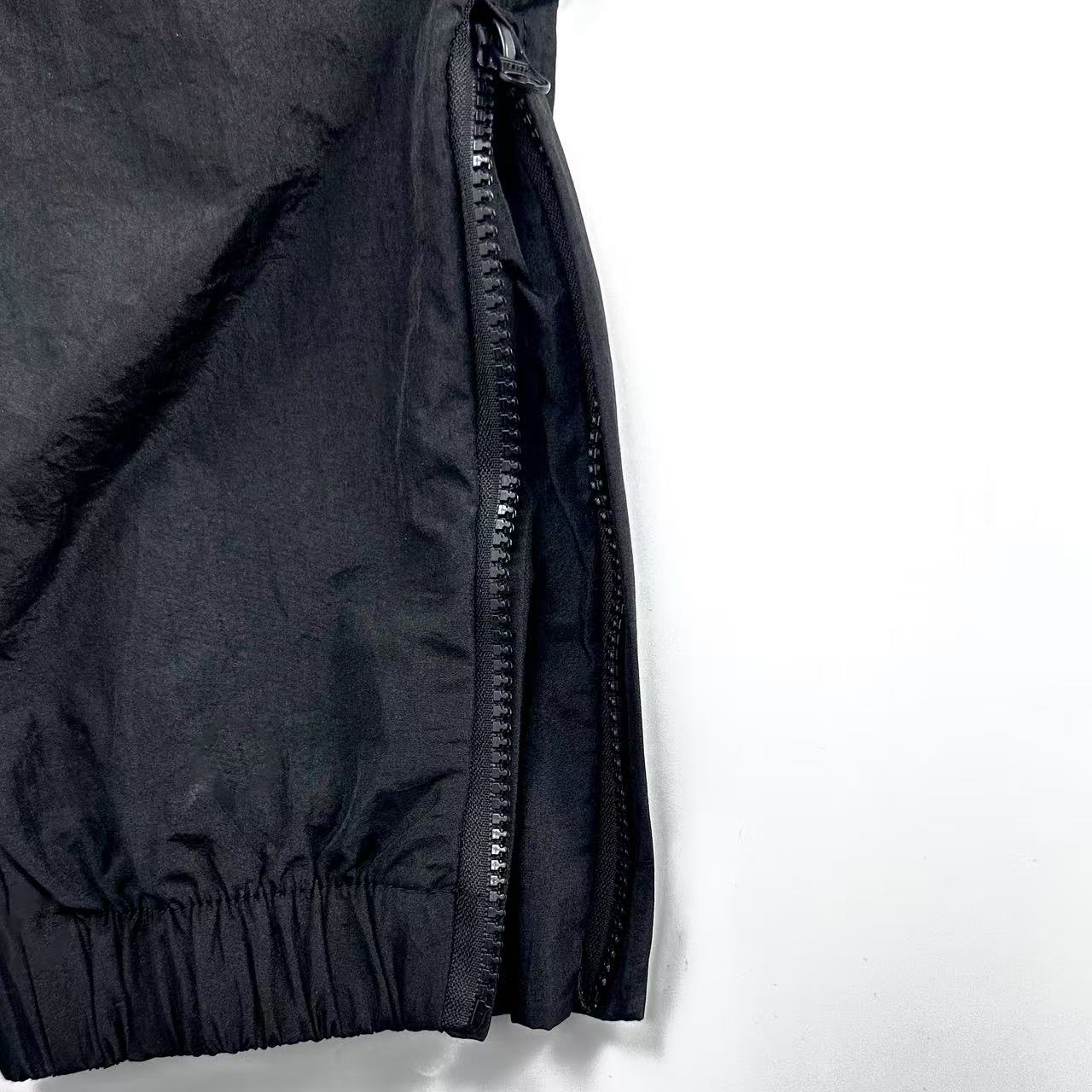 Stone Island Metal Nylon Jacket: Classic Badge, Bold Design, Water Repellent, Various Sizes. - 图片 9