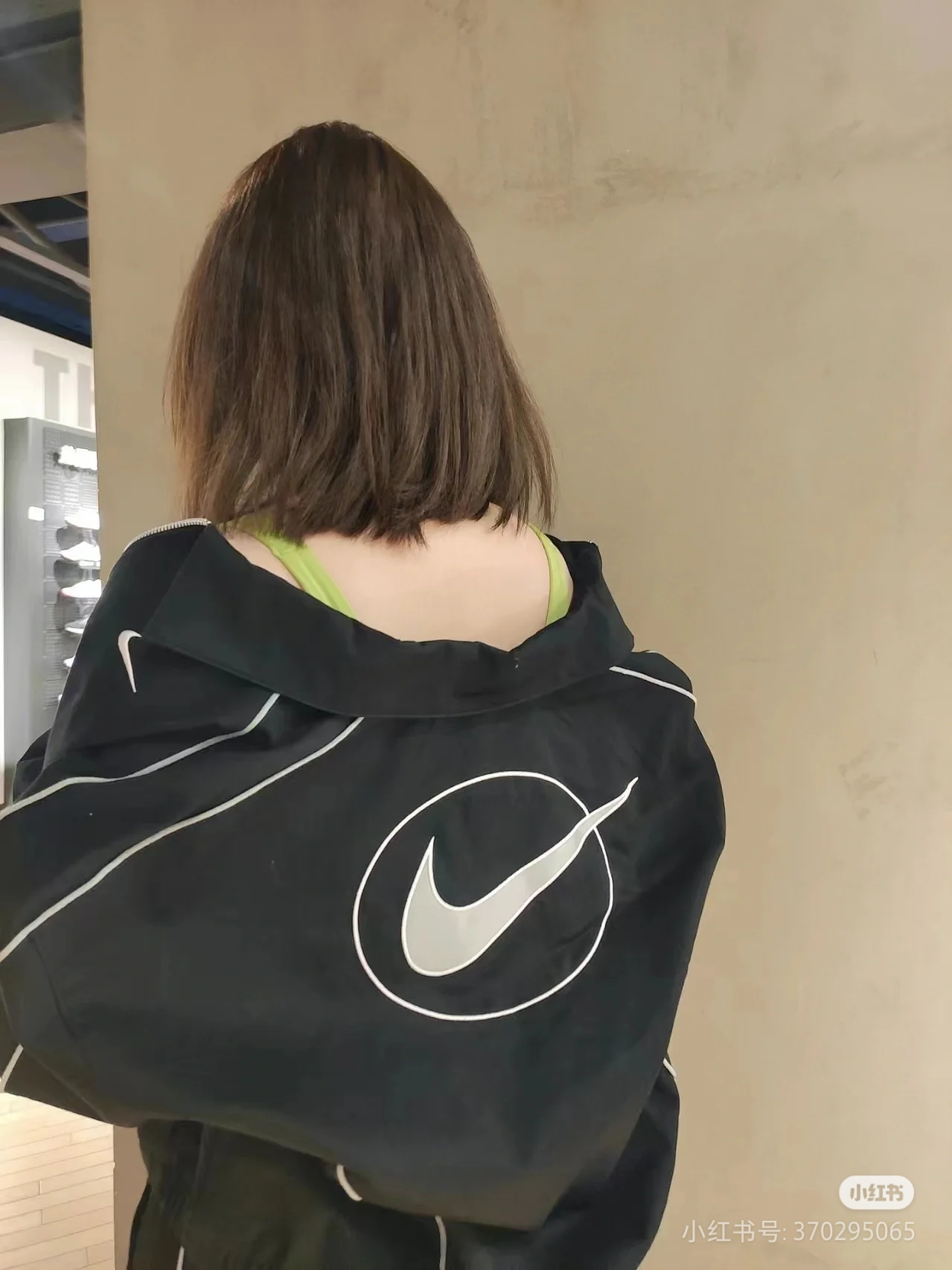 Supreme x Nike SS25 Track Jacket Embroidered Logo Zip Up Unisex Black 10 a1745678013770 3760