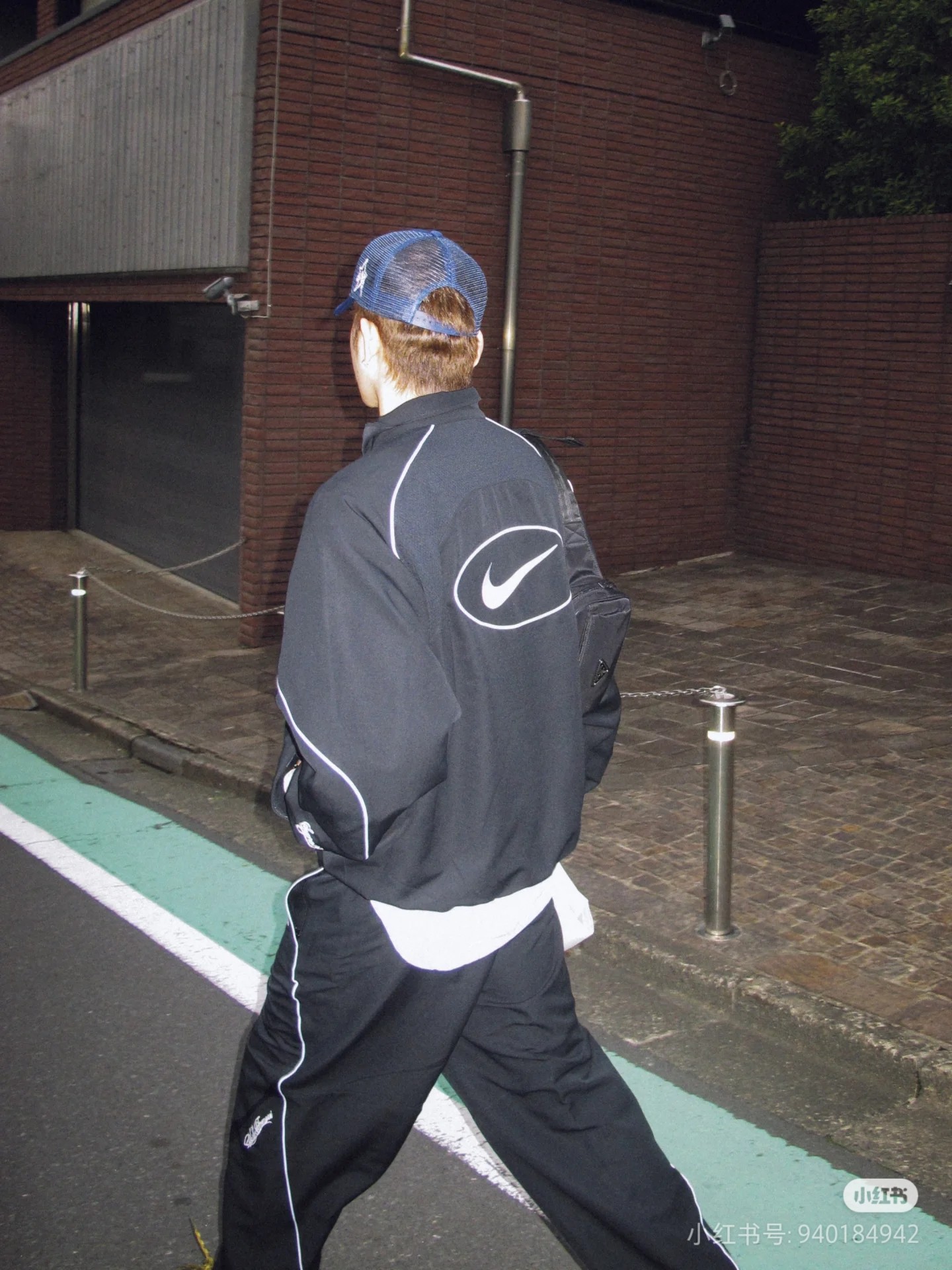 Supreme x Nike SS25 Track Jacket Embroidered Logo Zip Up Unisex Black 11 a1745678015143 4452