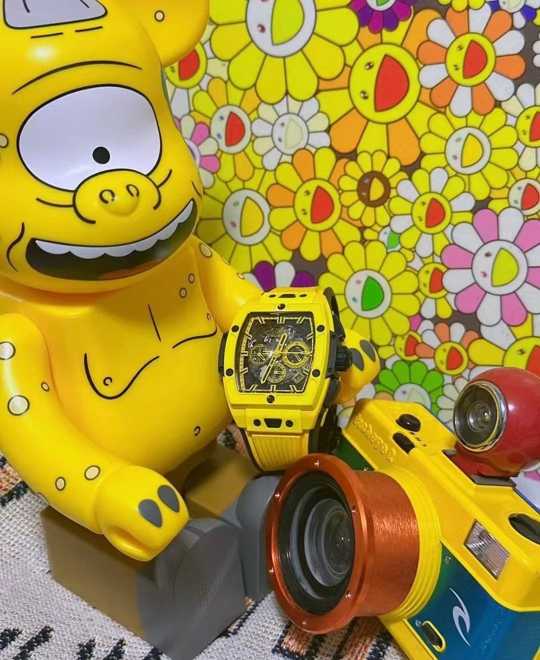 NO:387740,Hublot HUBLOT-New Color 'Ceramic Craft' Soul BIG BANG Series Inspired by racing, launches a new Spirit of Big Bang limited edition!  The watch combines all the iconic elements of the Spirit of Big Bang series with a new wine barrel-shaped all-ceramic case. The case is made of titanium metal and resin material, and uses six H-shaped screws to build a 'sandwich' structure, conveying the concept of 'fusion technology', perfectly replicating the exclusive custom HUB movement, original folding buckle, and customized fluoroelastic strap. The watch is equipped with a 'one-click' quick change strap system. The wearer can easily and quickly replace the strap with just a light press!  !  !  ,19860909宇舶HUBLOT-全新彩色“陶瓷工艺” 灵魂BIG BANG系列  以赛车为灵感,推出全新Spirit of Big Bang限量腕！腕表结合Spirit of Big Bang系列的所有标志性元素,全新酒桶形全陶瓷表壳.表壳应用钛金属跟树脂材料,借助六枚H型螺丝构建“三明治”结构,传达“融合的技术”的理念,完美复刻独家定制HUB机芯,原装折叠表扣,订制氟橡胶表带,腕表配有“一键式”快速更换表带系统,佩戴者只需轻轻一按,即可以轻松快捷地替换表带！！！,,Watch