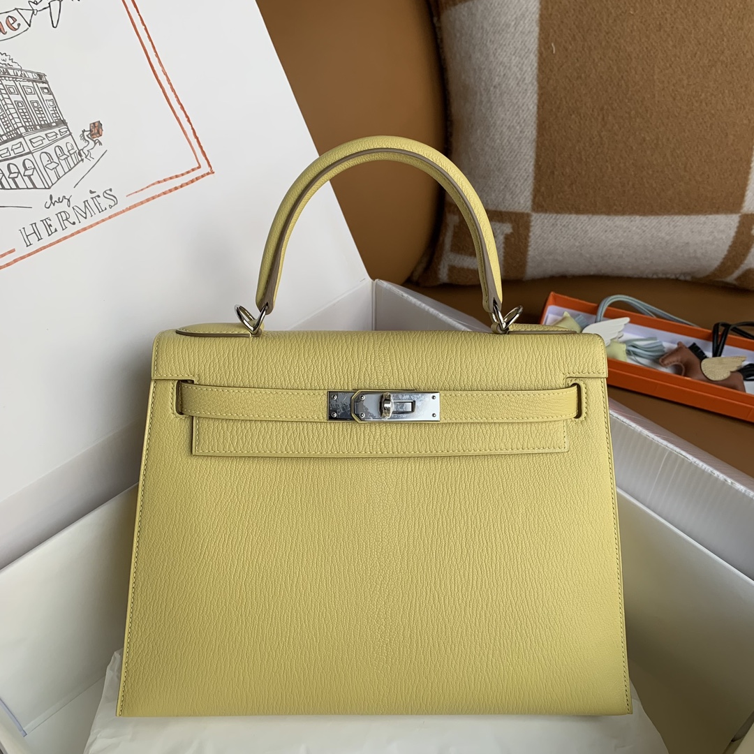 Hermes Kelly Borsette Borse Crossbody & Borse a Tracolla Giallo chiaro Hardware argento Pelle di capra pecora