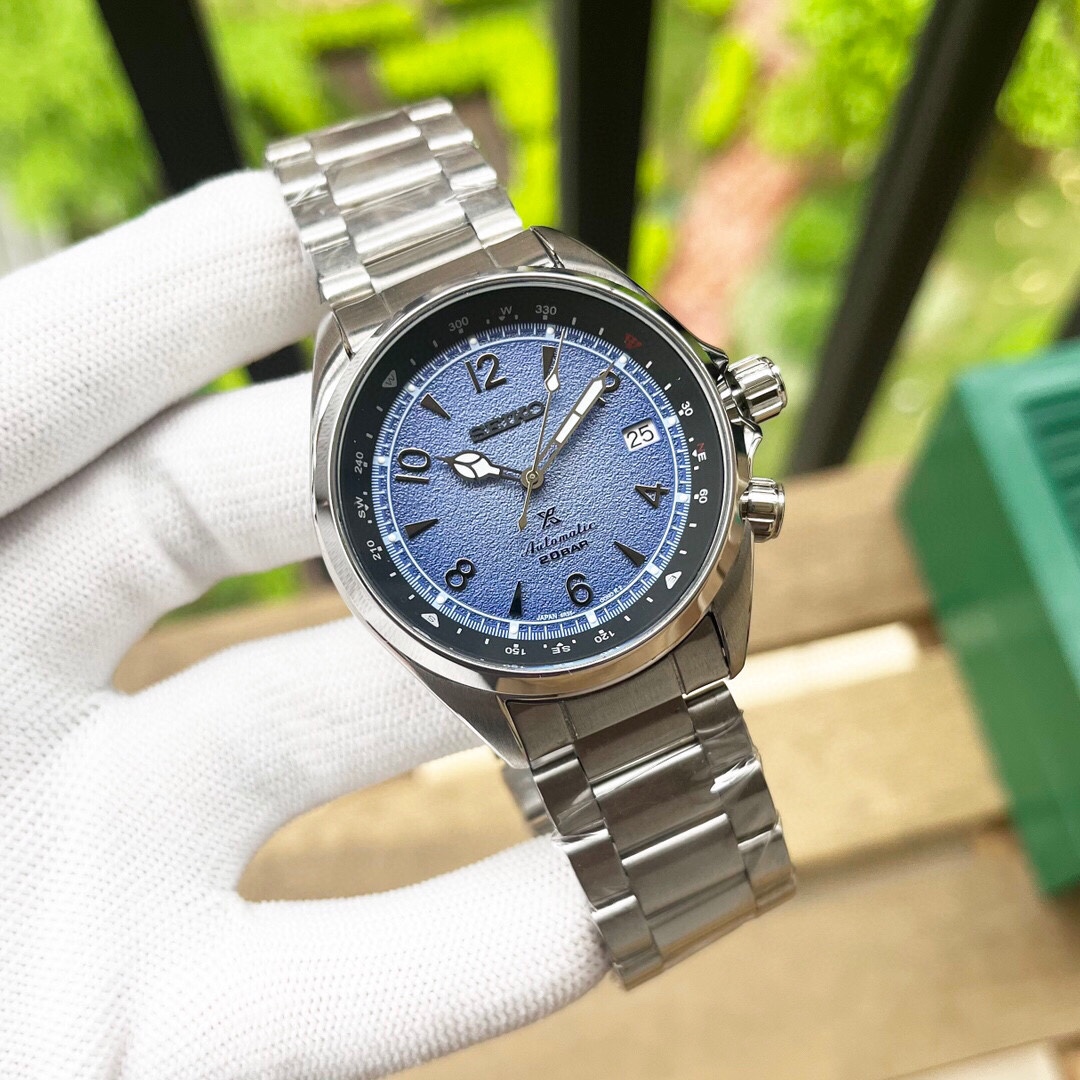 Super-SEIKO Mountaineer Mechanical Watch: Features, Materials, and Waterproof Depth