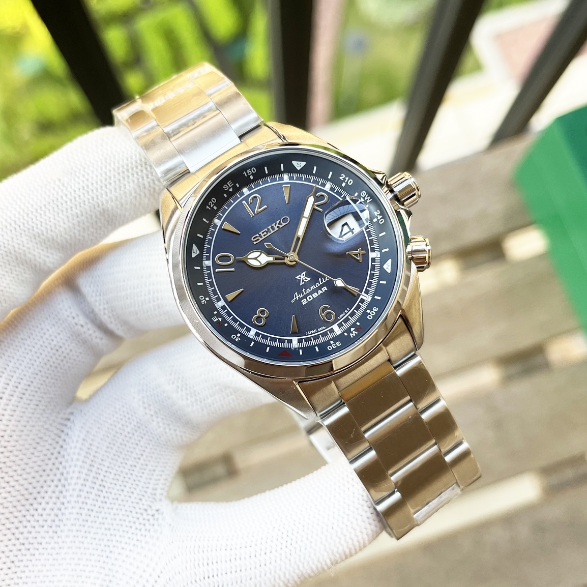 Super-SEIKO Mountaineer Mechanical Watch: Features, Materials, and Waterproof Depth - 图片 6