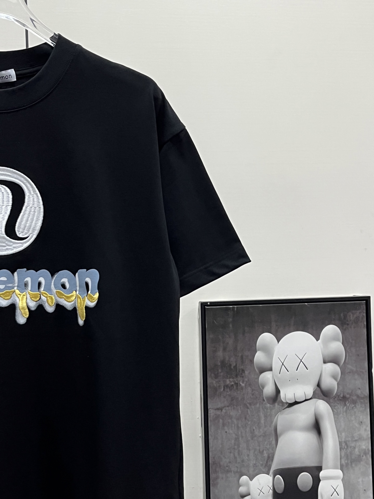 Lululemon/露露乐檬 25ss 镂空刺绣大logo情侣短袖T恤 黑色 白色