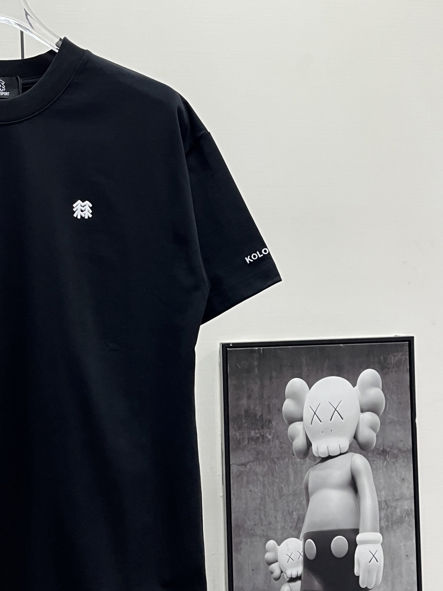 kolon Sport/可隆 25ss 简约刺绣小标短袖T恤 黑色 白色-Chinese UA Cheap High Quatity Brand Clothes Bags handbags Sneakers wholesale wholesaler seller from China Factory suppliers Fashion Clothing Shoes best Quality Beautiful Price kolon Sport/可隆 25ss 简约刺绣小标短袖T恤 黑色 白色