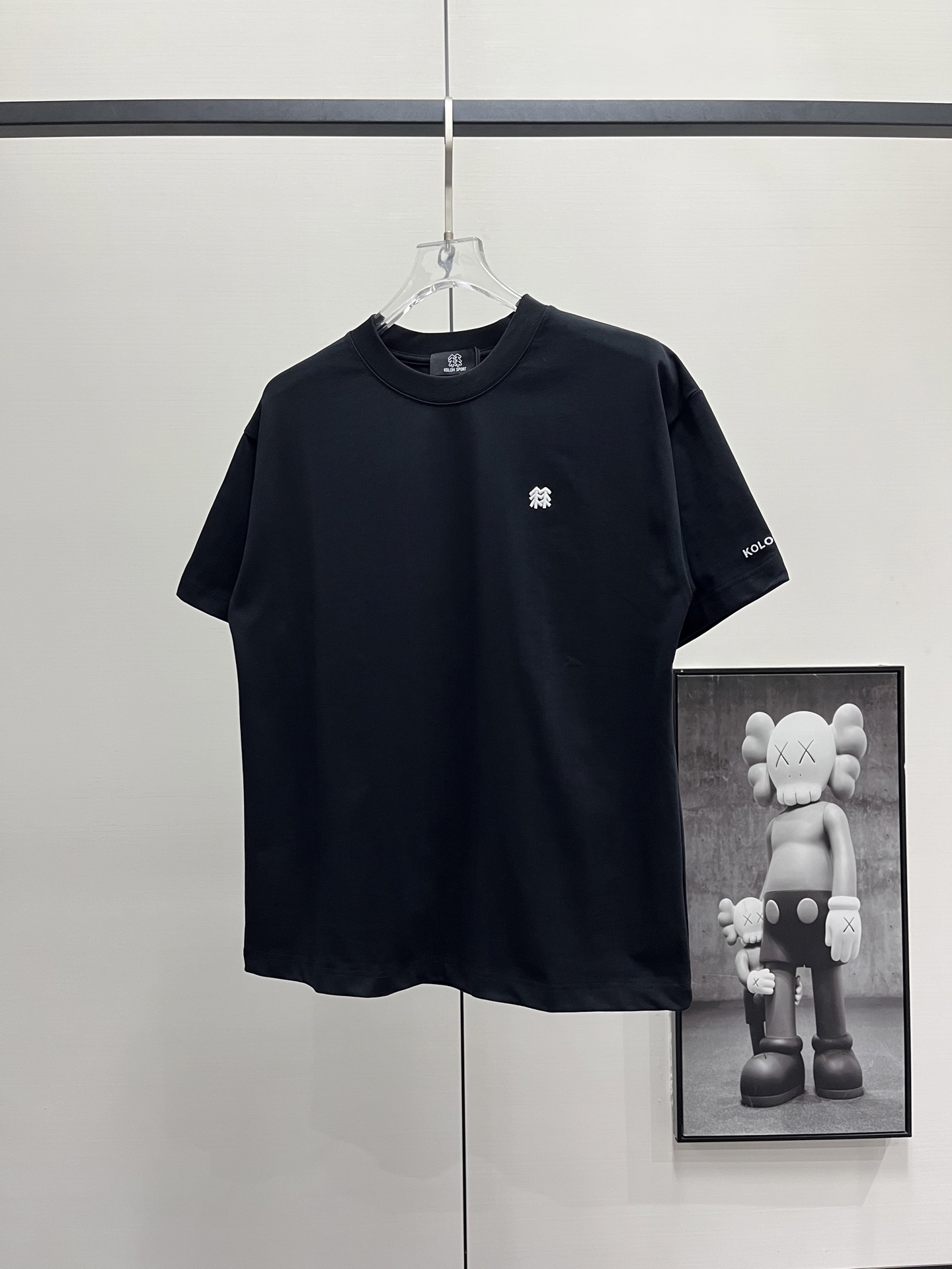 kolon Sport/可隆 25ss 简约刺绣小标短袖T恤 黑色 白色-Chinese UA Cheap High Quatity Brand Clothes Bags handbags Sneakers wholesale wholesaler seller from China Factory suppliers Fashion Clothing Shoes best Quality Beautiful Price kolon Sport/可隆 25ss 简约刺绣小标短袖T恤 黑色 白色