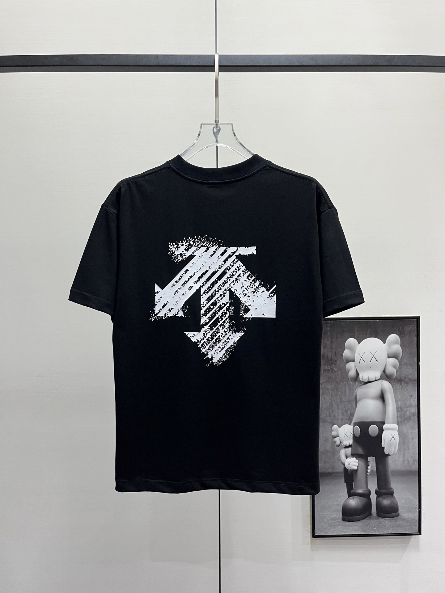 DESCENTE/迪桑特 肩标及后背大LOGO印花短袖T恤
