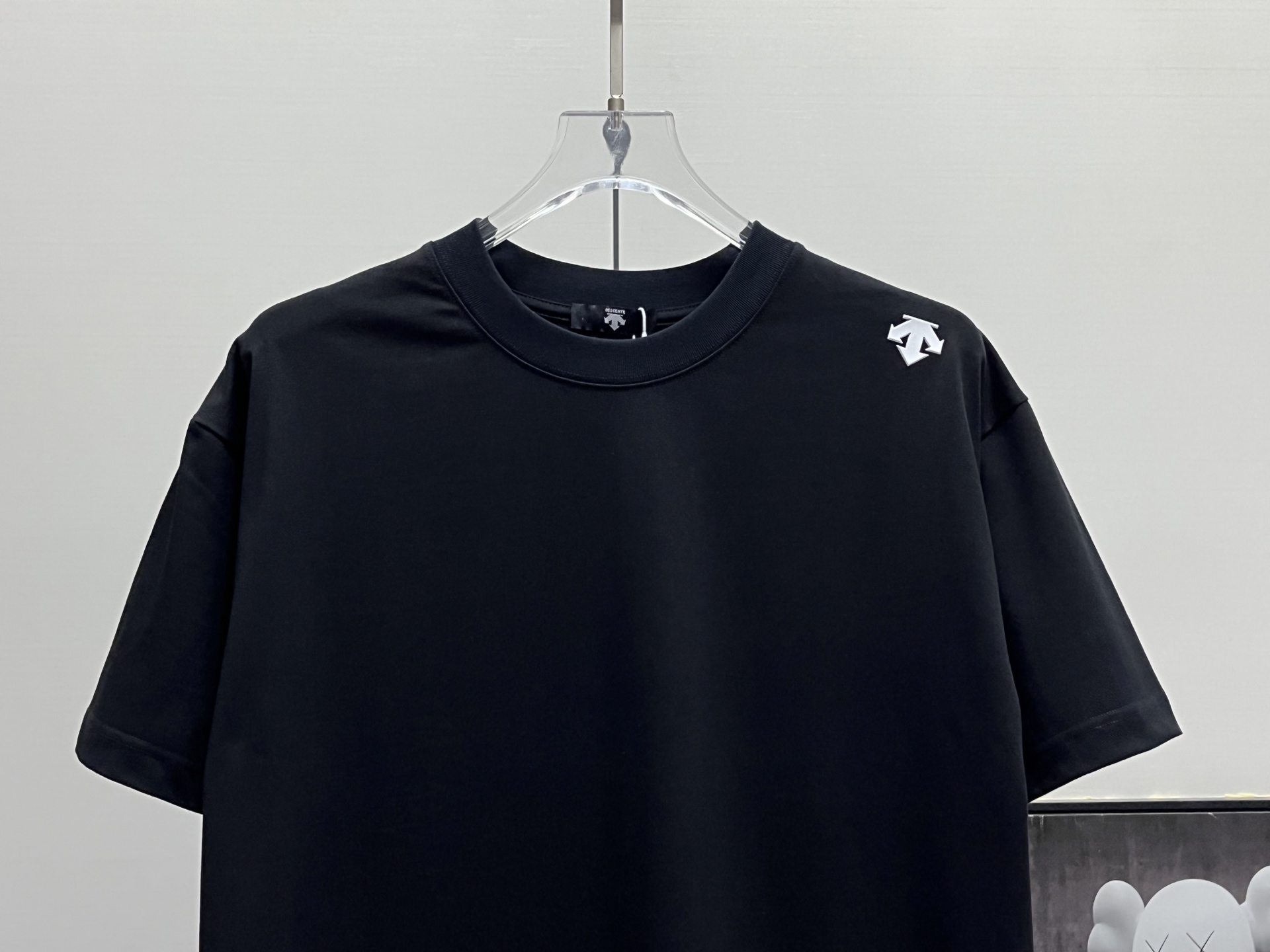 DESCENTE/迪桑特 肩标及后背大LOGO印花短袖T恤