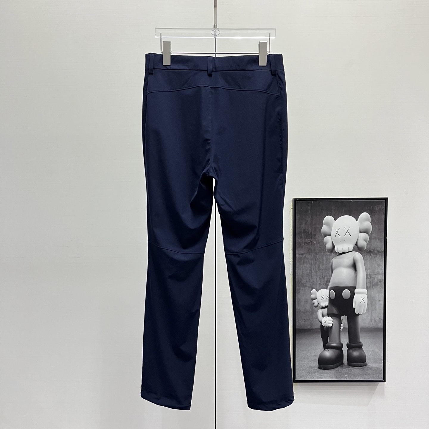 Kailas丨凯乐石T9系列速干长裤

Size：S-XXL

凯乐石KAILAS T9运动户外登山徒步CORDURA耐磨快干防泼休闲裤 
用途：轻装徒步
材质：88%锦纶12%氨纶
版型：常规版
功能特点：
▪CORDURA耐磨快干面料，
▪快速抽离体表汗湿，维持干爽体感
▪具备良好的防泼性能，灵活应对微雨
▪脚口抽绳可调节，防风倒灌
▪腰部配备腰带，灵活调节松紧
▪大腿拉链口袋，方便背包状态下取物