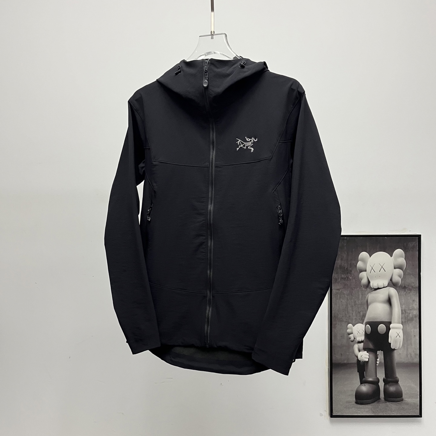 Alternative view of Windbreaker 13304