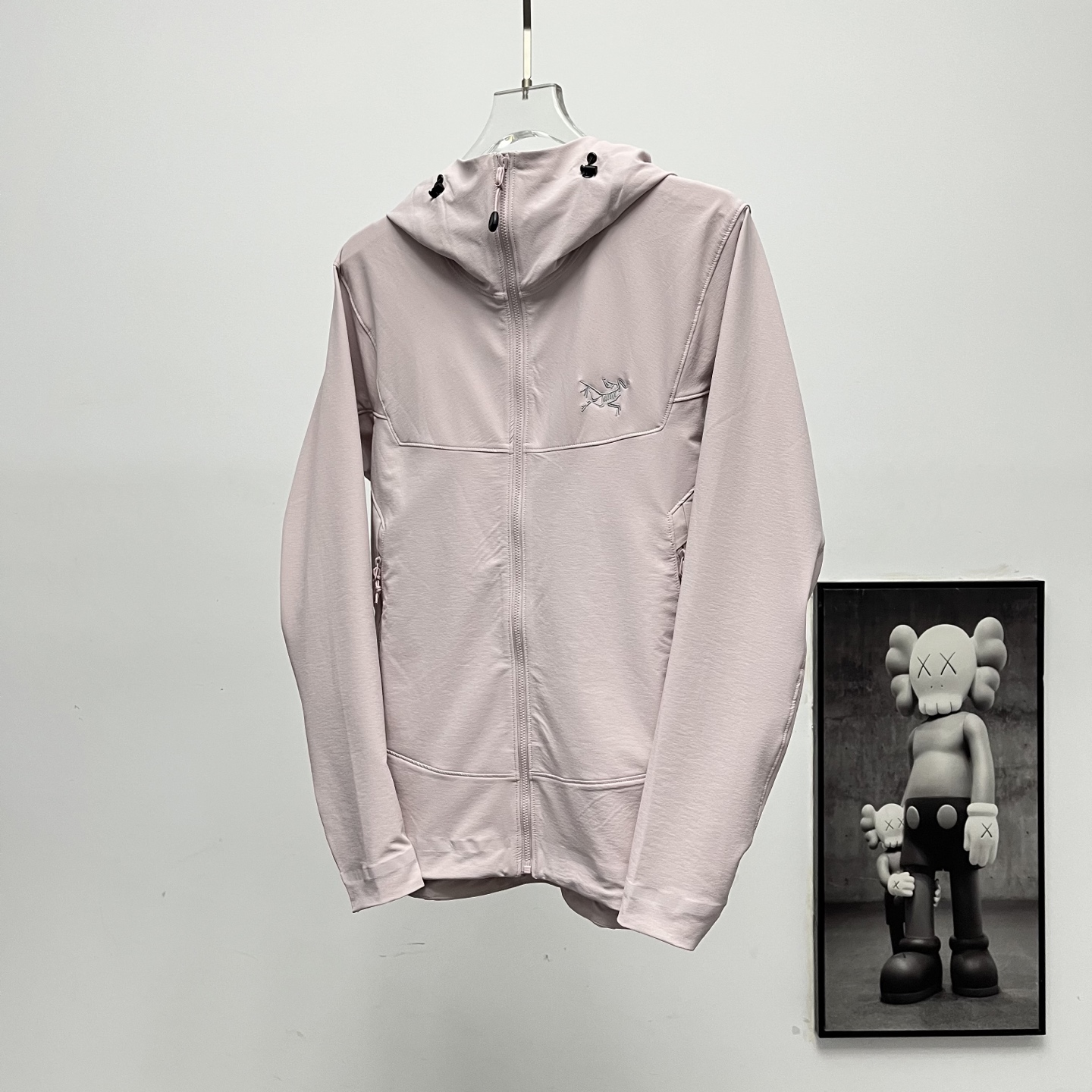 Alternative view of Windbreaker 13301