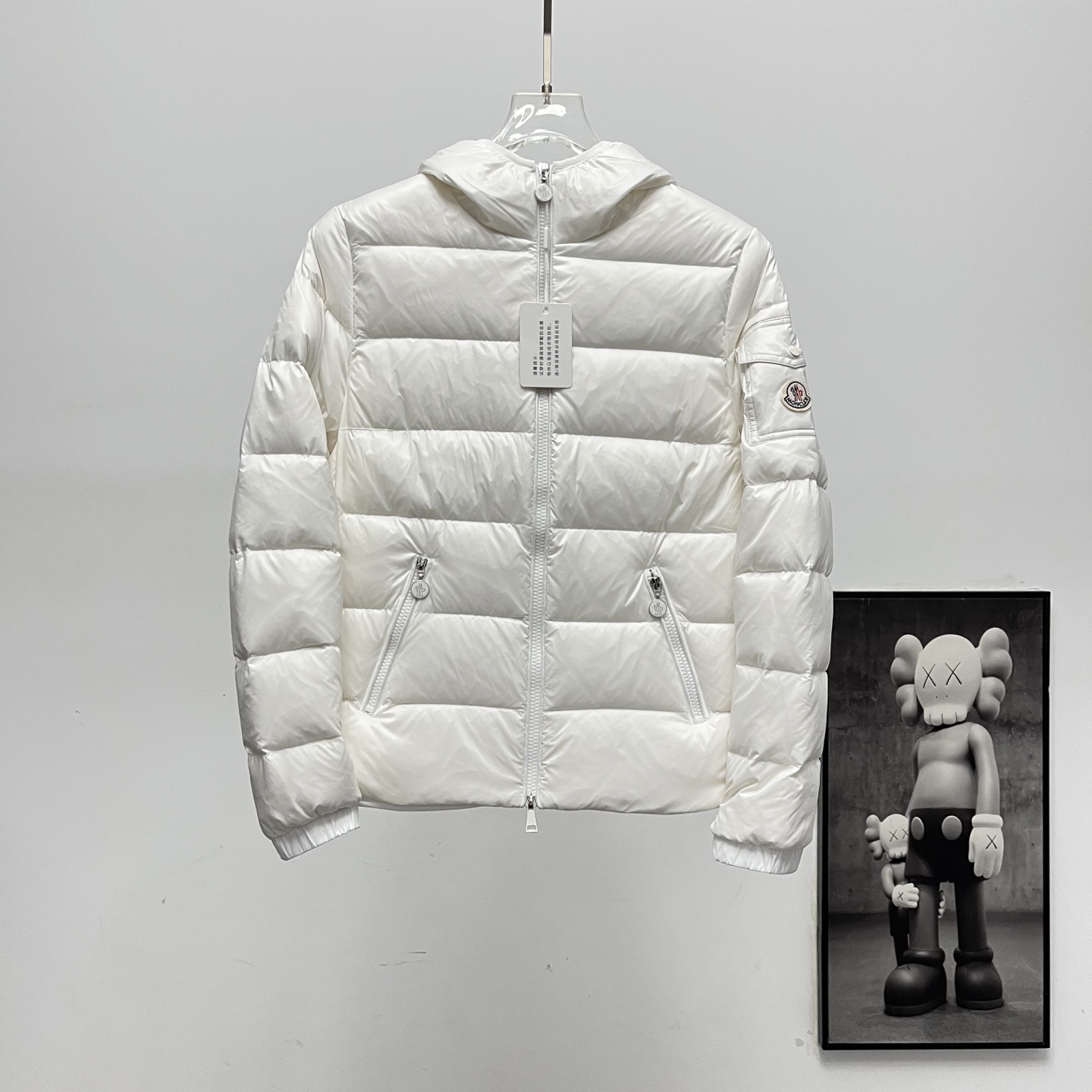 终端供应💰430

Moncler丨蒙口822款女款小蛮腰连帽羽绒服

Size：1-4