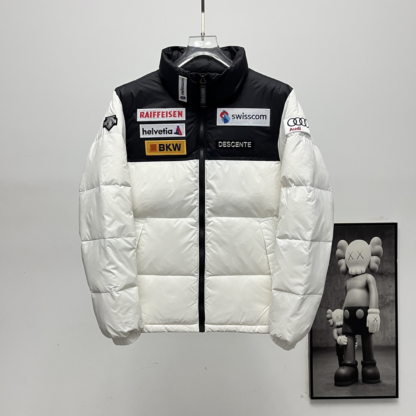 高端

Descente丨迪桑特奥迪联名多标1.0羽绒服

Size：XS-XXL