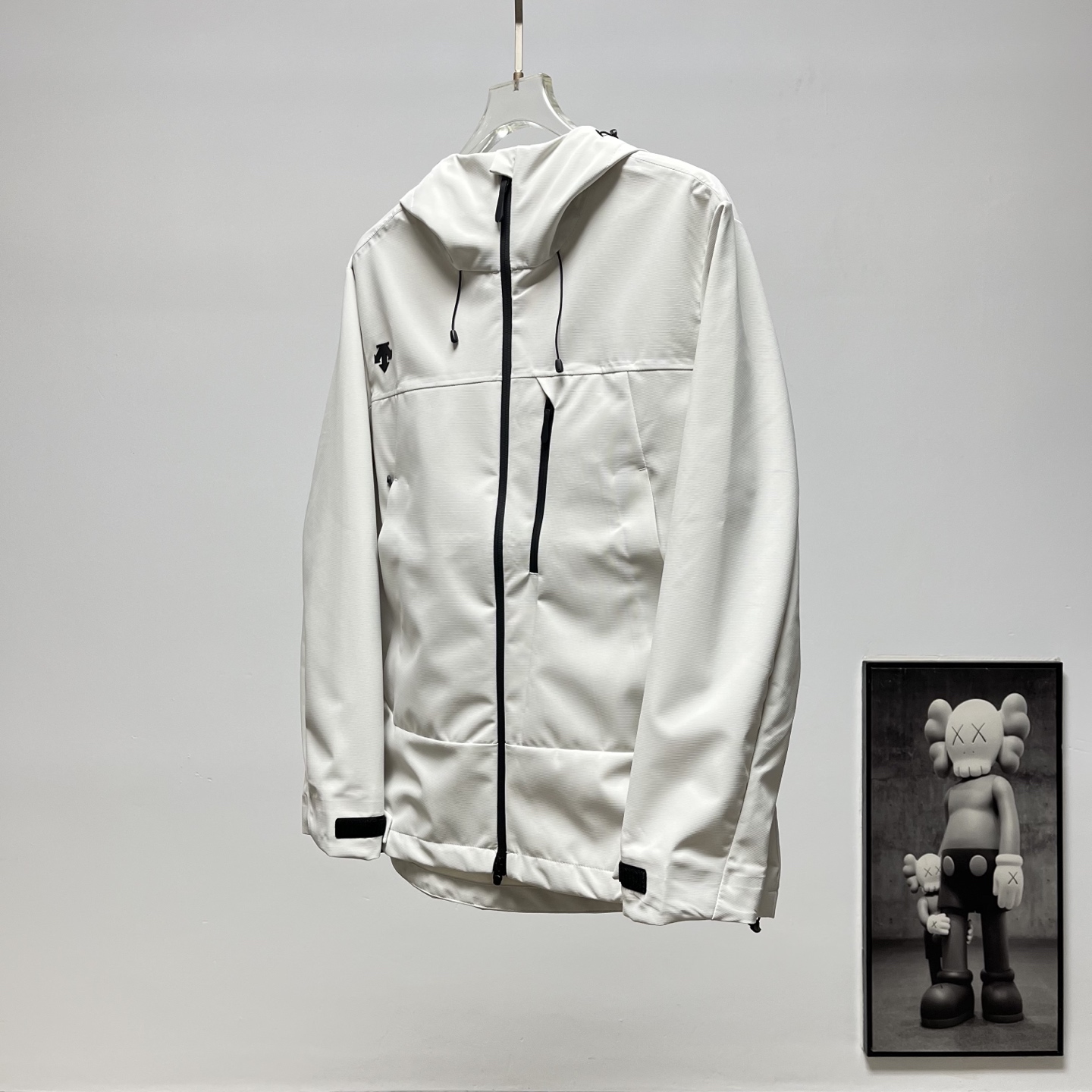 Alternative view of Windbreaker 05492