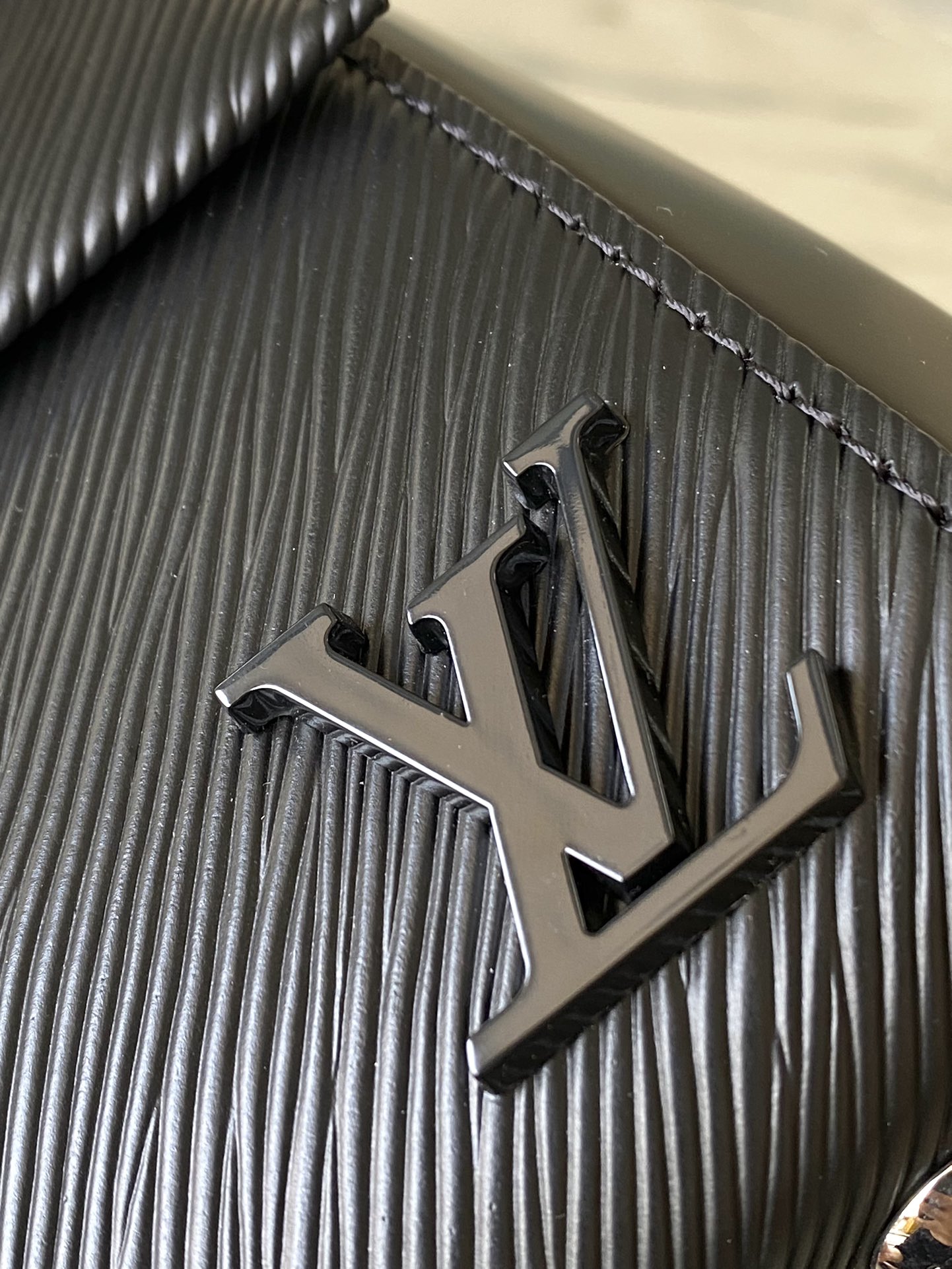 LV Style Black Leather Top Handle Bag style reference detail image 5 from source 759891