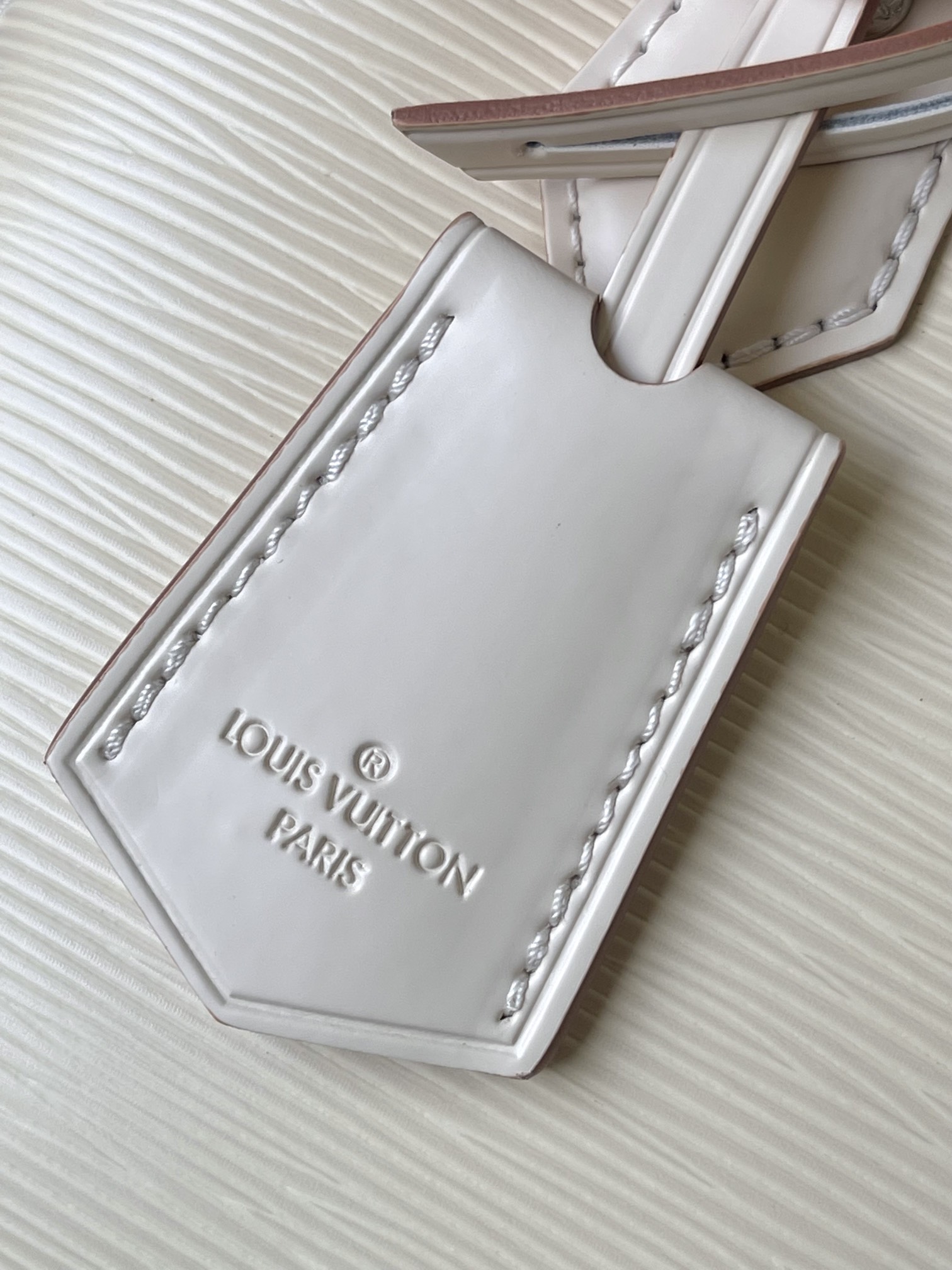 LV Style White Leather Top Handle Bag style reference detail image 7 from source 759890