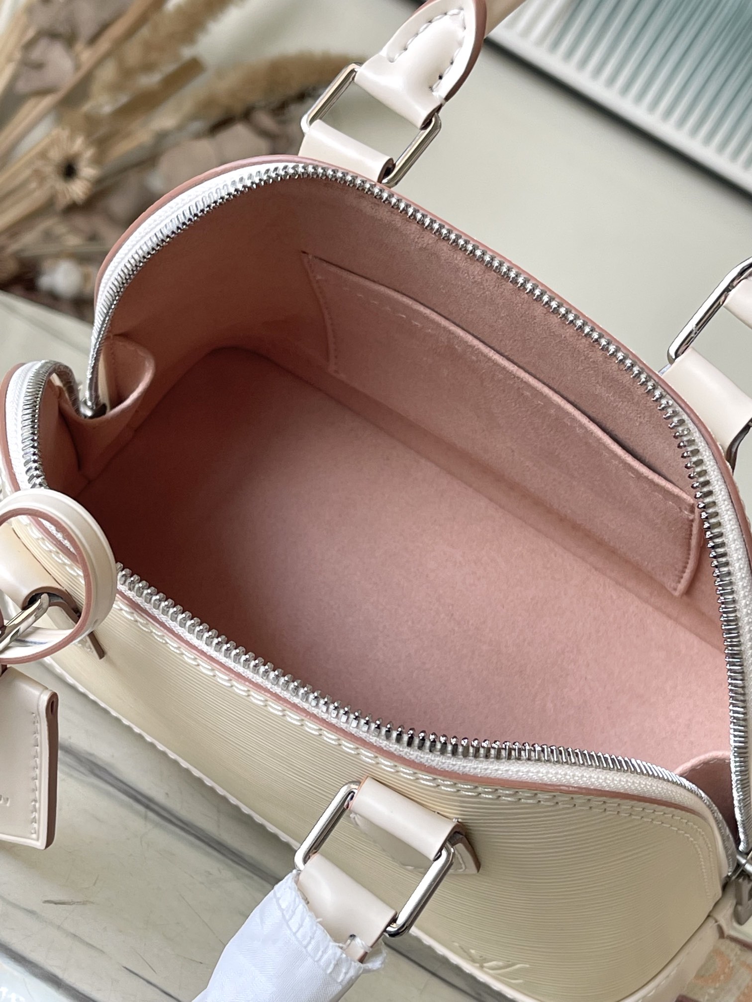 LV Style White Leather Top Handle Bag style reference detail image 9 from source 759890