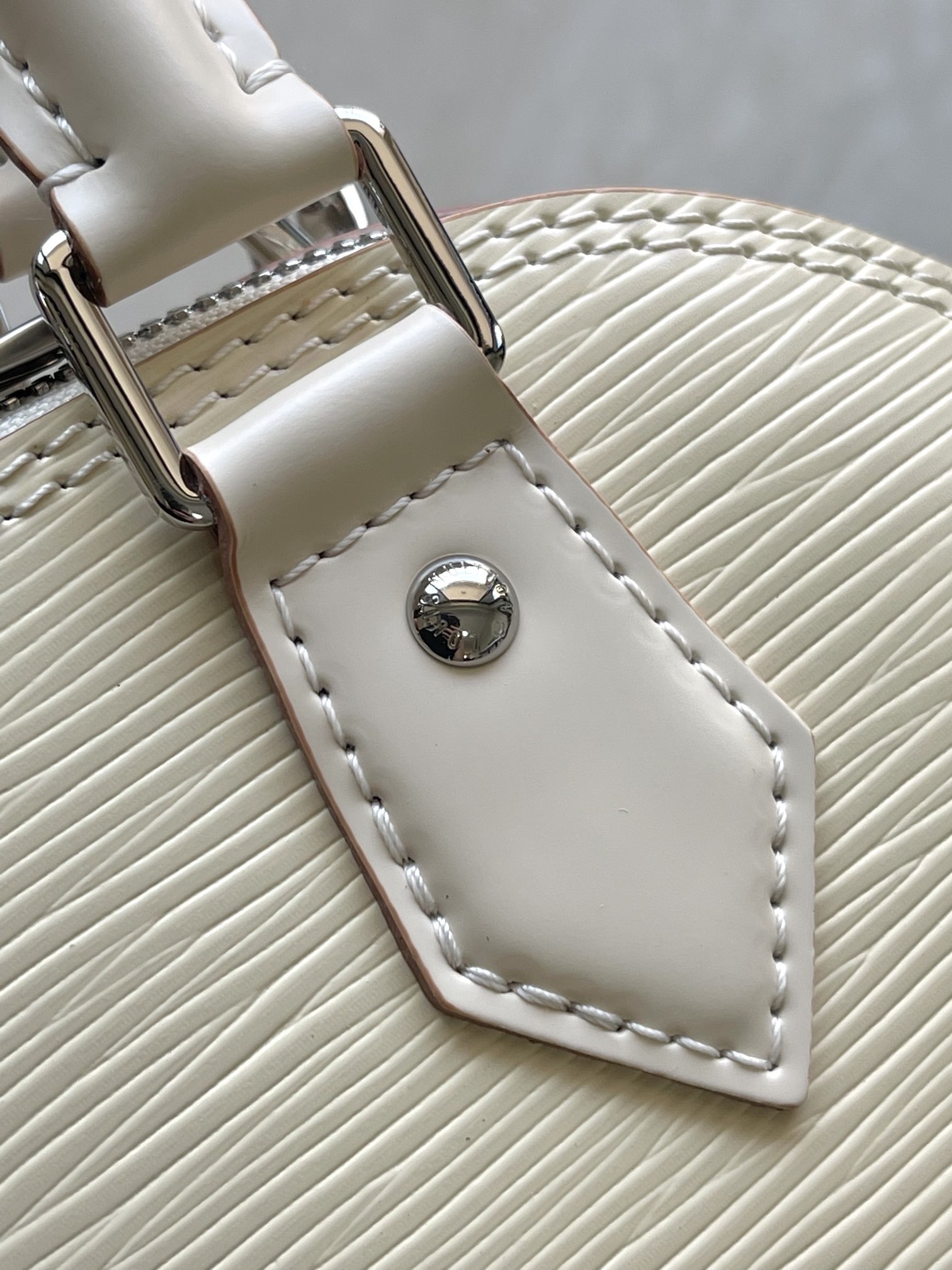 LV Style White Leather Top Handle Bag style reference detail image 5 from source 759890