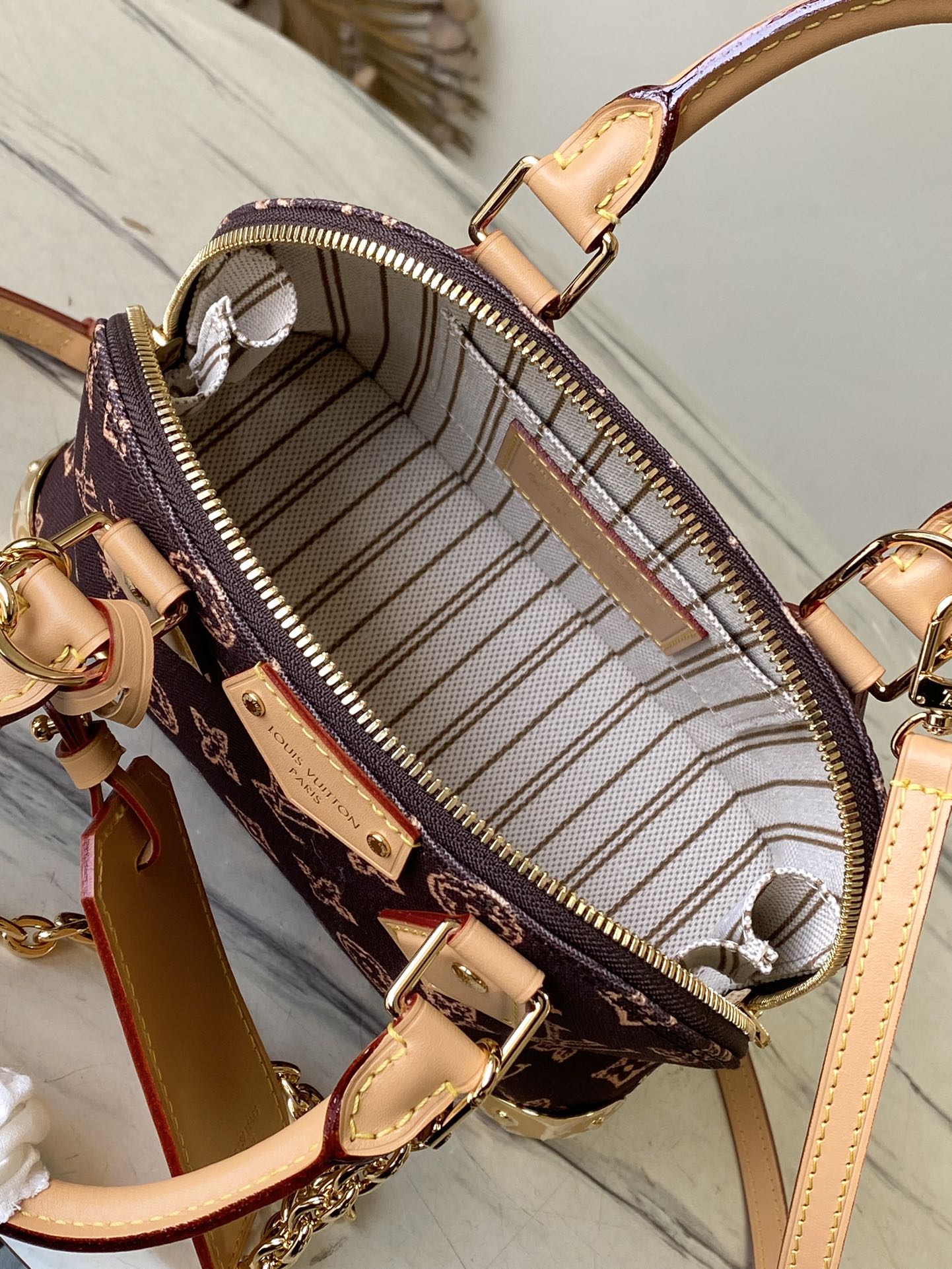 LV Style Beige Top Handle Bag style reference detail image 9 from source 760011