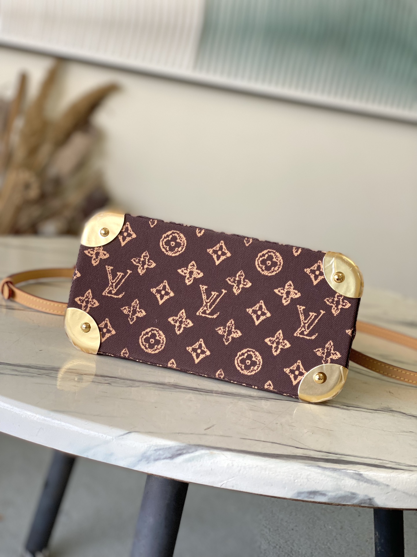 LV Style Beige Top Handle Bag style reference detail image 4 from source 760011