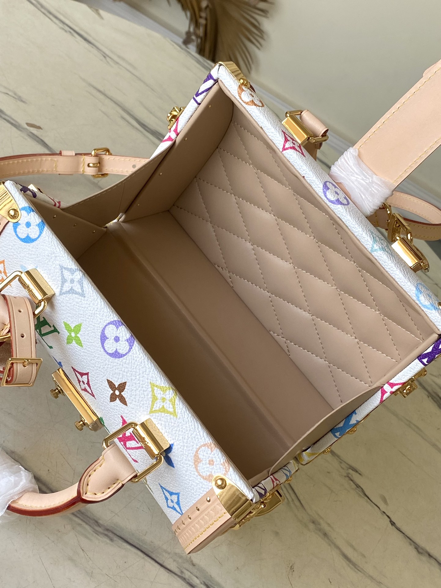 LV Style White Leather Top Handle Bag style reference detail image 9 from source 760028