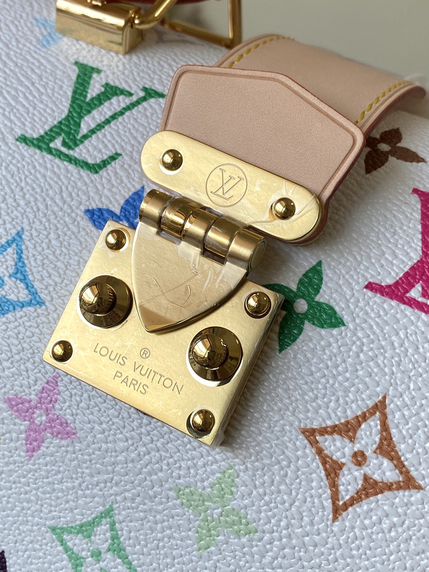 LV Style White Leather Top Handle Bag style reference detail image 5 from source 760028