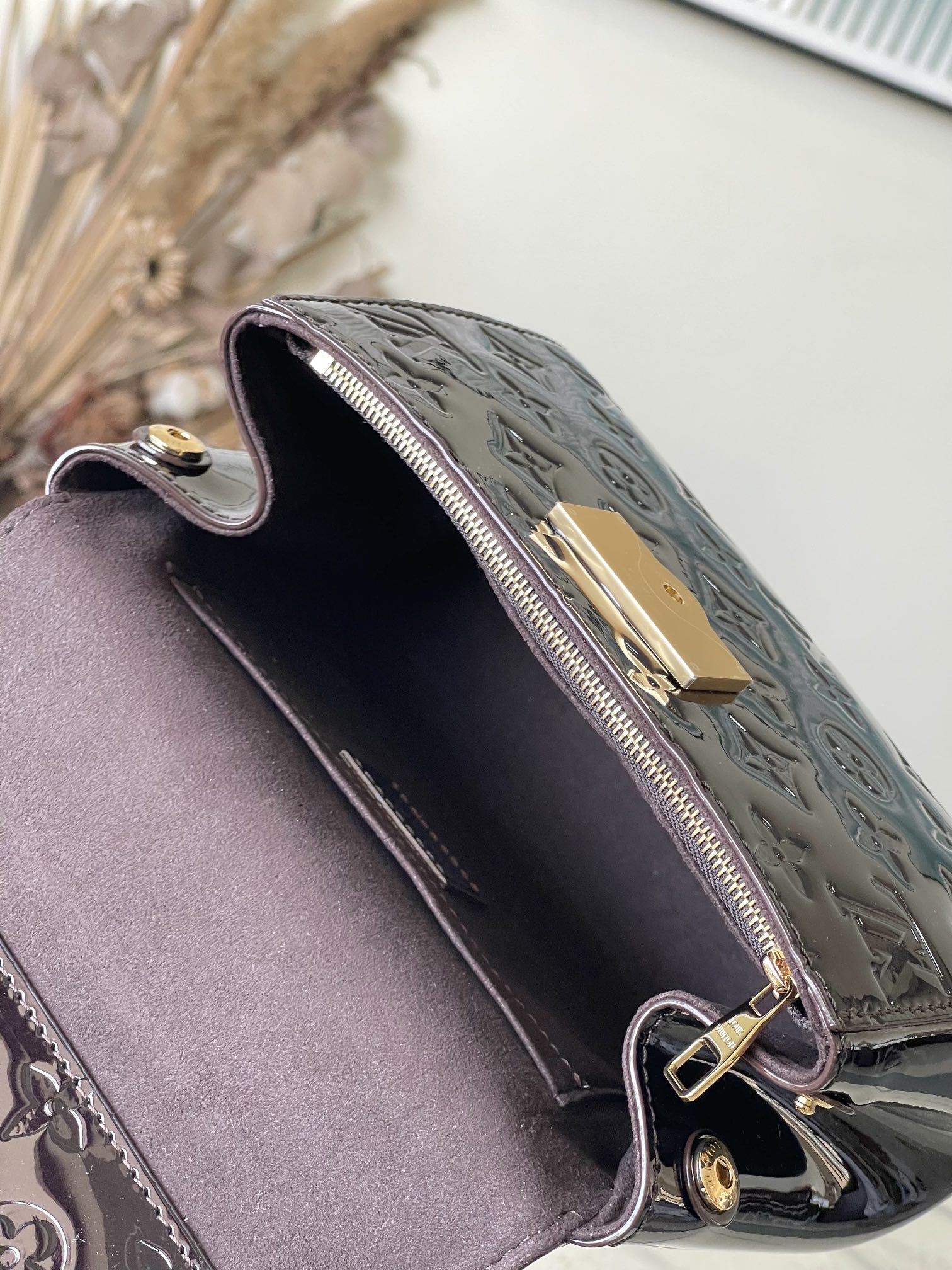 LV Style Beige Leather Top Handle Bag style reference detail image 9 from source 765201