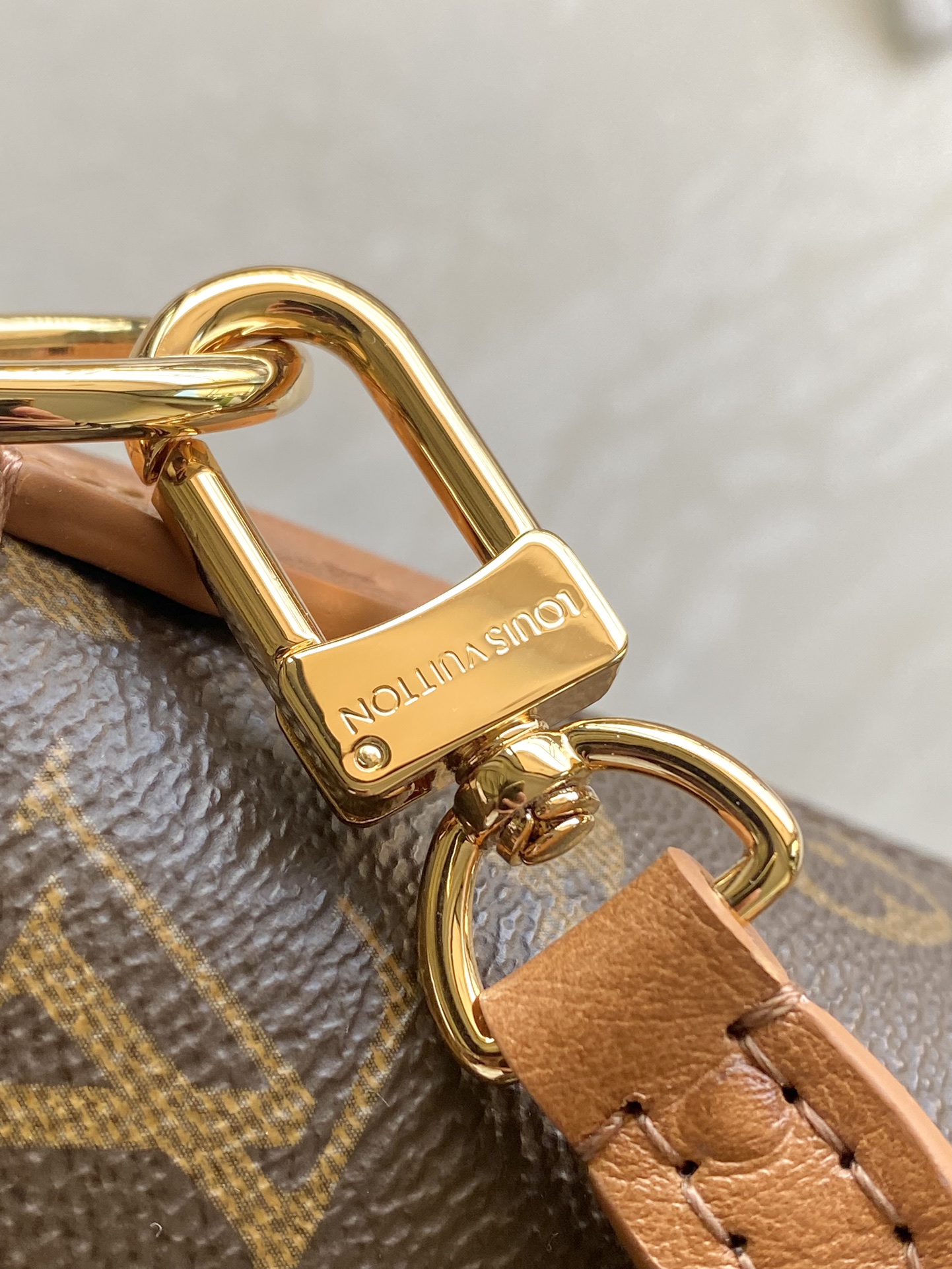 LV Style Leather Top Handle Bag style reference detail image 7 from source 770250