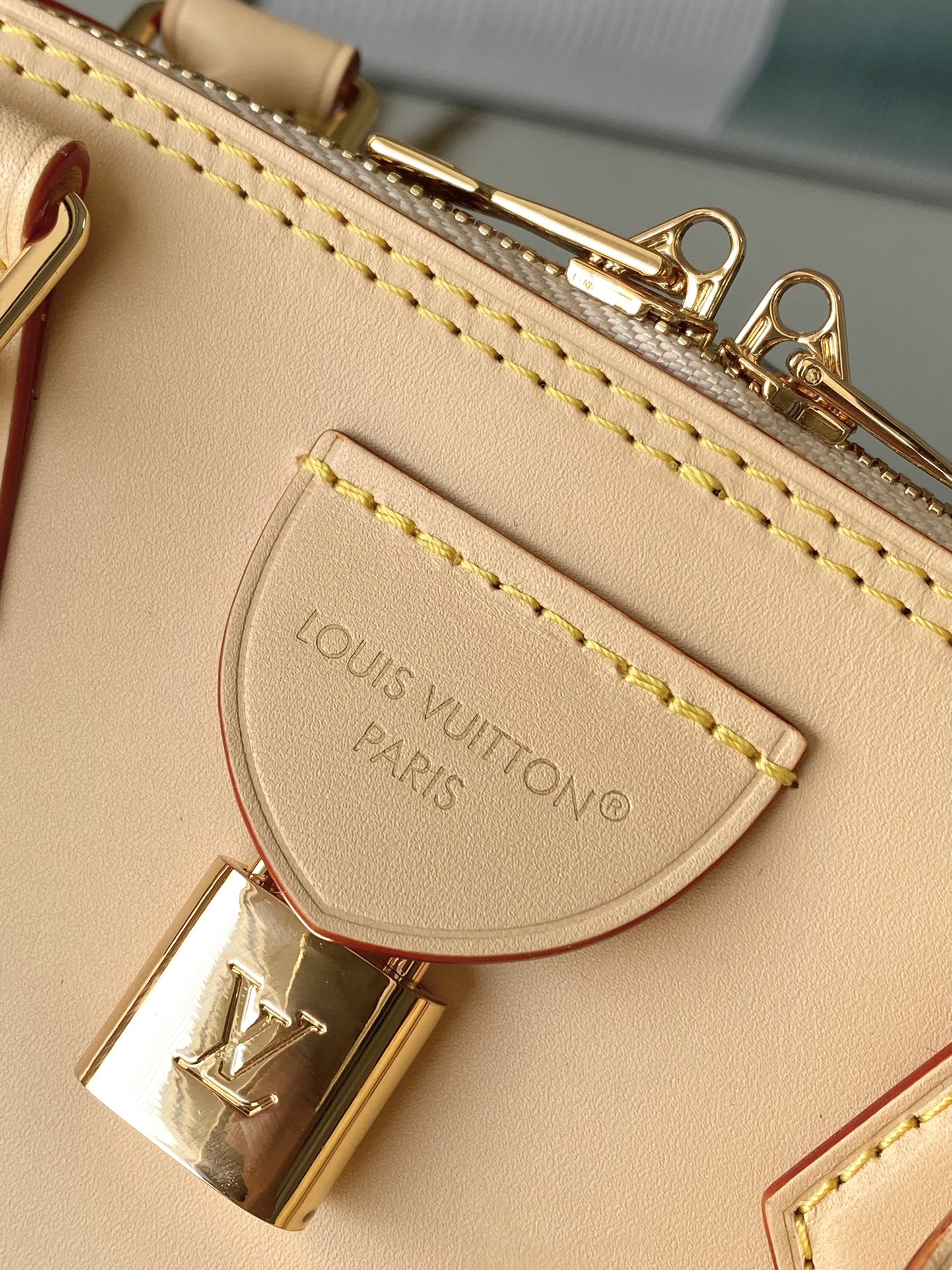 LV Style Beige Leather Top Handle Bag style reference detail image 6 from source 770249