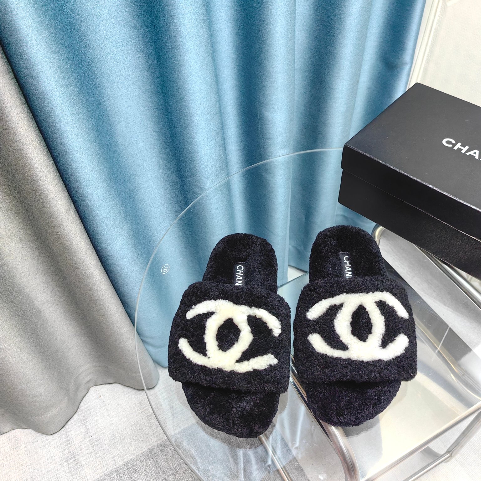CHANEL Chanel Zapatillas panda de suela gruesa Zapatos Panda galleta Chanel 2023ss Zapatillas de lana🐼 Los mostradores…