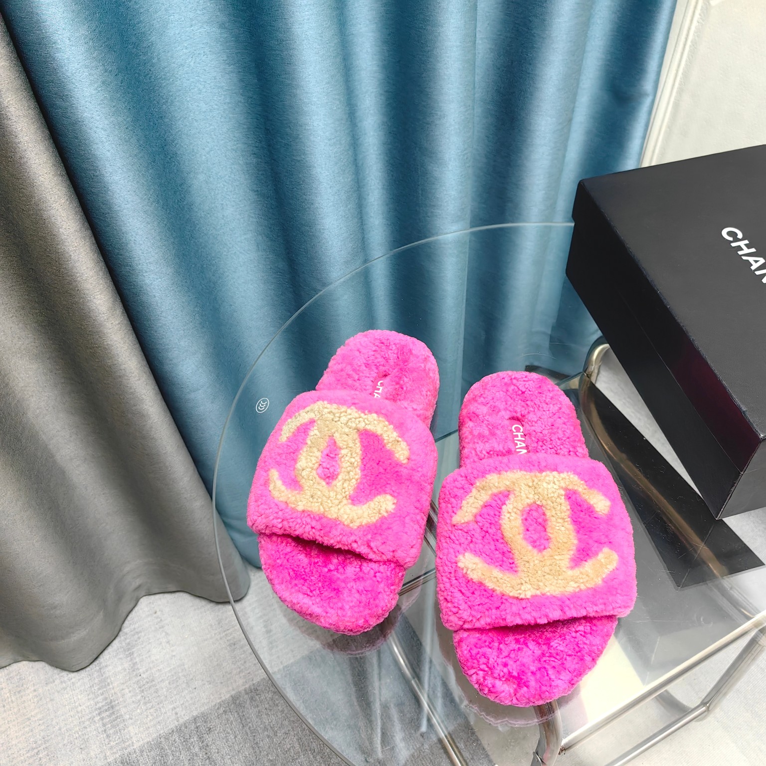 CHANEL Zapatillas Chanel con suela gruesa Panda Zapatos Panda Biscuit Zapatillas Chanel de lana 🐼Los contado…