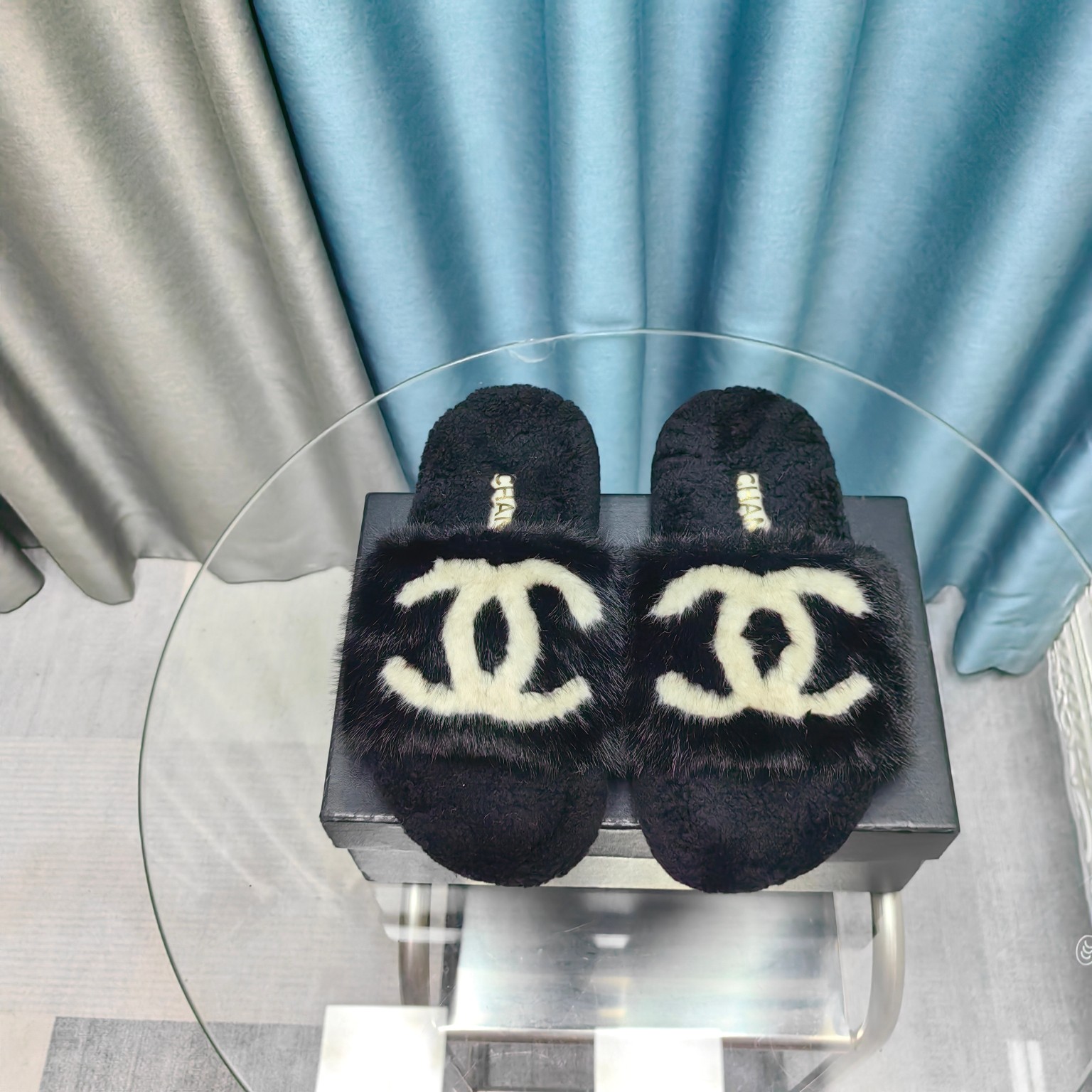 CHANE* ｜ Las clásicas pantuflas peludas Four Seasons Double C de Xiaoxiang Serie “Primero en usar” ¡La oveja andante es…
