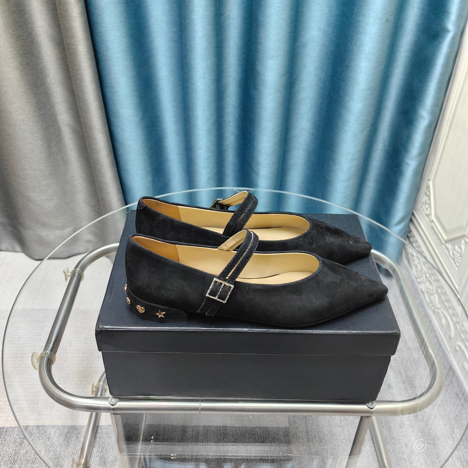 NO:234854,chane* Xiaoxiang C Home 2025 S New Early Autumn Style Xiaoxiang Home's most popular pointed-toe single shoes this year. It's hard to find any shoes in the counter. Point-toe design. Cute and cute. It's a sweet girl when worn. It's really special and fashionable. The smooth shoe shape is full of high-end feeling. At this moment, I've imagined countless outfits. Customized sheepskin upper, imported Australian sheepskin sole, Italian leather sole. Size: 35-39 (40 41 custom made without return and exchange!), single shoes, chanel, chanel, sheepskin19860909chane*小香C家2025 S 早秋新款 小香家今年最火的尖头单鞋 专柜根本一鞋难求 尖头设计 呆萌可爱 穿起来就是甜美女孩 真的特别又时尚 流畅的鞋型满满的高级感  此刻脑补无数个穿搭 鞋面定制羊皮 内里垫脚进口澳洲羊皮 鞋底意大利真皮底 Size:35-39(40 41定做不退换！）,单鞋,chanel,chanel,sheepskin,Women's Shoes
