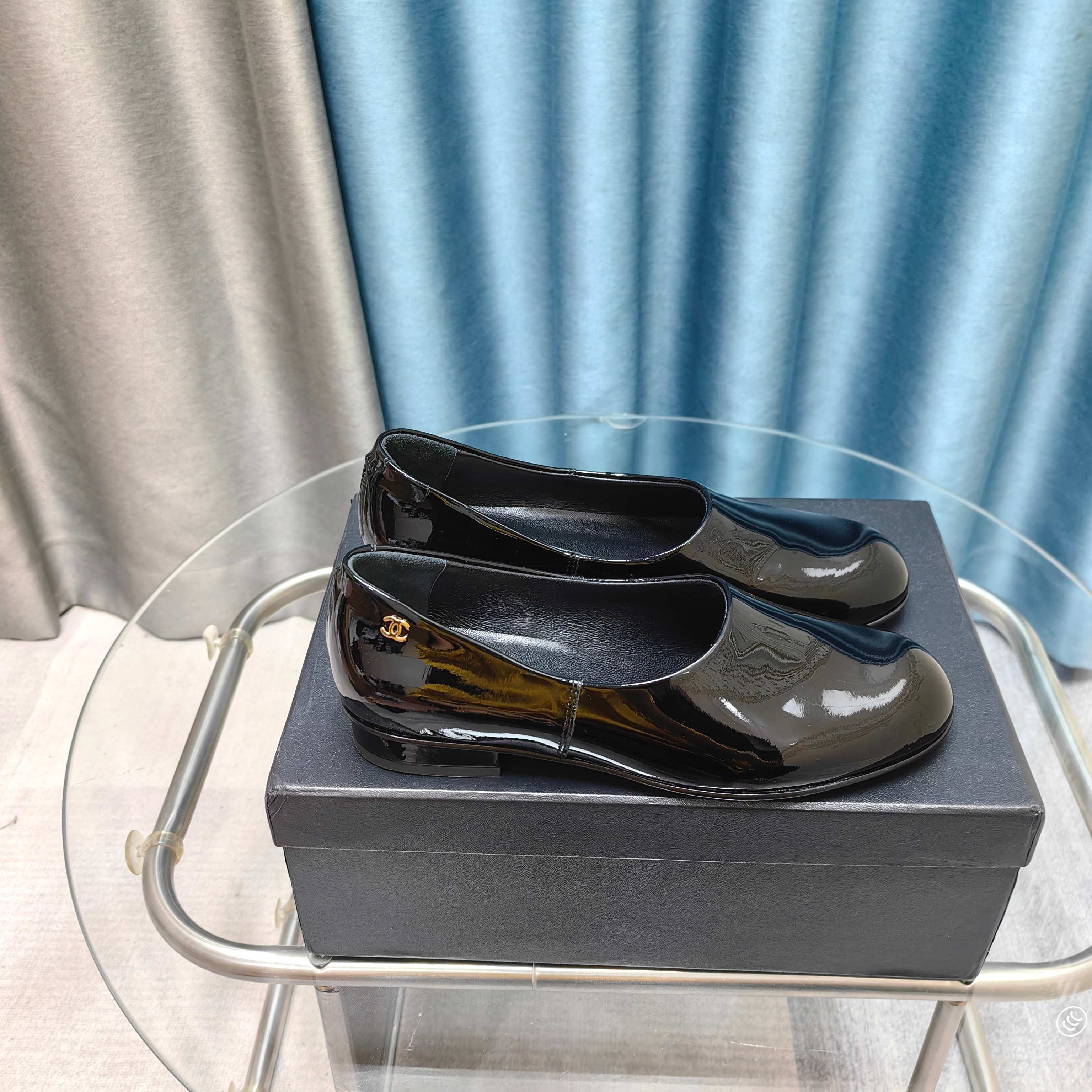 NO:234839,Chanel 25C new loafers, short-lived!  Purchase quality, high-quality products, close your eyes. Upper, patent leather, inner sheepskin, genuine leather soles Size: 35-39 (ordered by 40/41), loafers, chanel, loafers, sheepskin, Leather soles19860909Chanel 25C新款乐福鞋 矮子乐！代购品质,要高货的闭眼入. 鞋面牛漆皮 内里羊皮 真皮大底 Size:35-39（40/41订）,乐福鞋,chanel,loafers,sheepskin,Leather soles,Women's Shoes