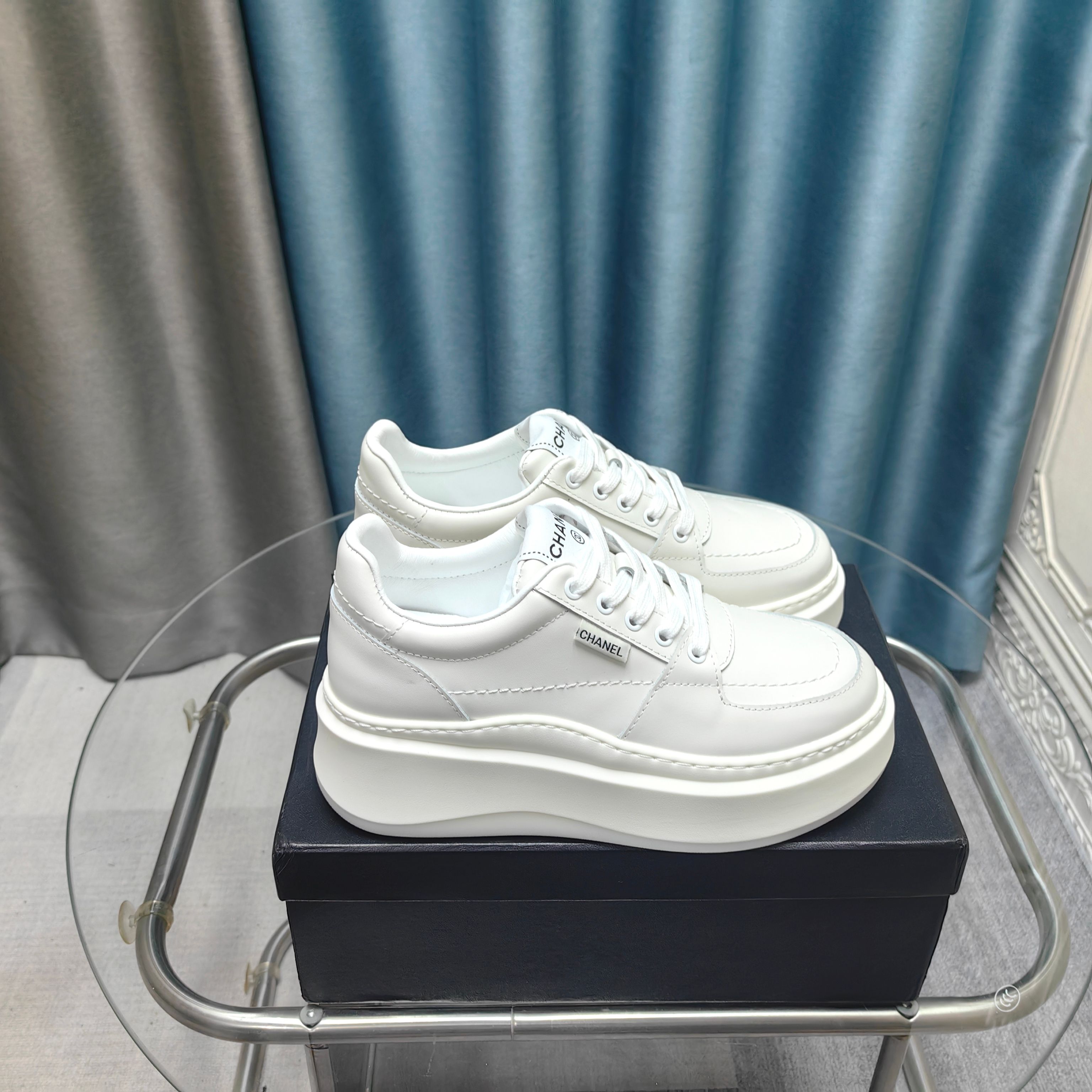 NO:234816,CHANL* Joint model with Majila 2025C Internet celebrity stars. The latest show series of the counter has a new model, which is really beautiful and the real thing is quite good. The original arrangement is matched. The inner footbed is imported sheepskin. The private model is super light TU sole. Size: 34-40 (40 sizes are not returned or replaced) with the original full package., casual shoes/sports shoes, chanel, masion margiela, sneakers, sheepskin19860909CHANL* 与马吉拉2025C网红明星联名款 专柜最新走秀主打系列上新款, 真的美爆了,实物相当赞 原版排列搭配. 内里垫脚进口羊皮里 大底私模稀模超轻TU大底 码:34-40（40码不退不换） 配原版全套包装.,休闲鞋/运动鞋,chanel,masion margiela,sneakers,sheepskin,Women's Shoes