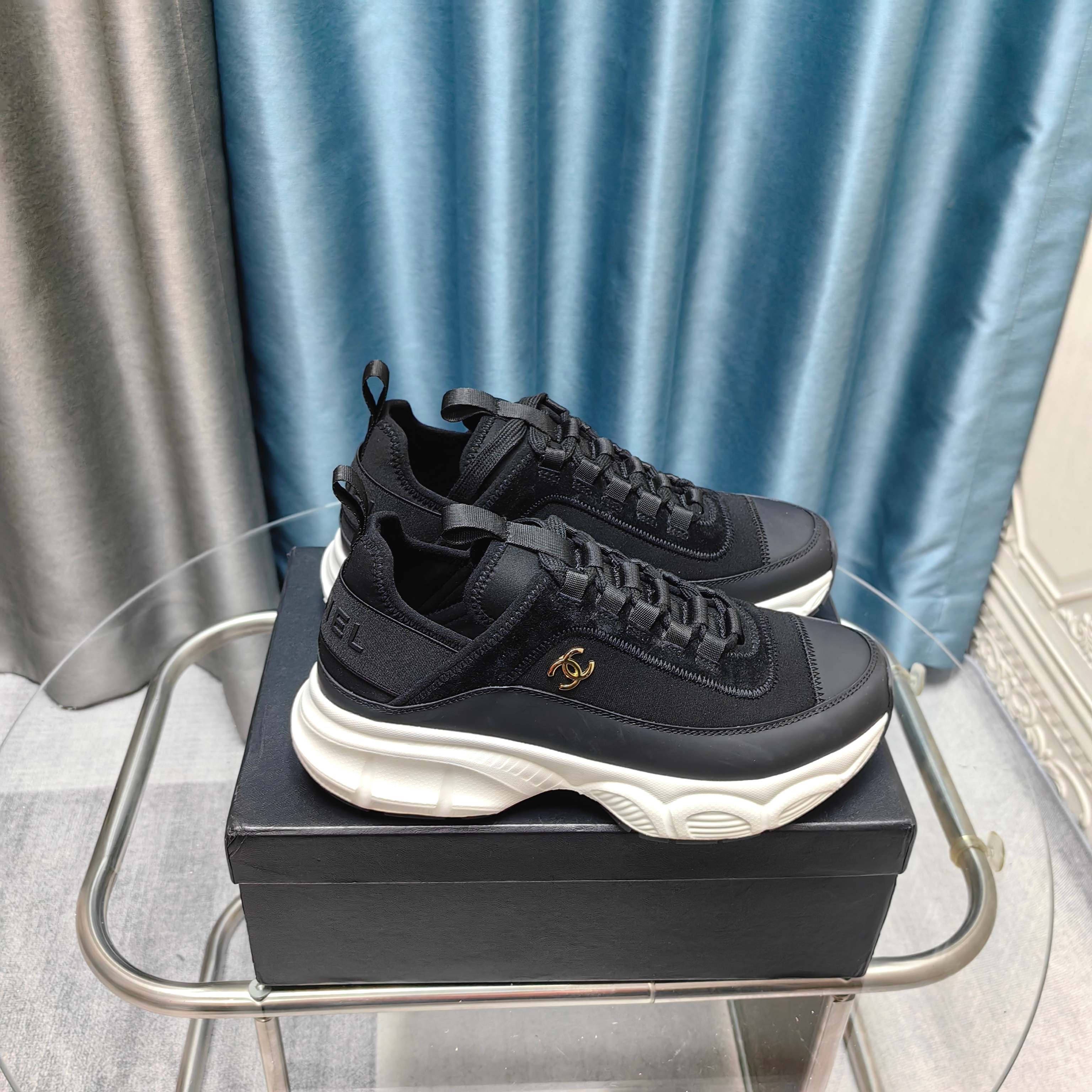 NO:234773,Chanel Chanel Daddy Shoes - 2025 counter top casual sneakers This classic design; the upper has a variety of craftsmanship and electric embroidery styles; the sole is fashionable and sporty; it is an extraordinary variety of color matching elements... The diversified mix and match is very beautiful and versatile, casual, fashionable, sports, and outdoors can be taken into consideration... Go Material The upper uses original imported top layer silk cowhide   original tarp   original top layer cowhide The inner uses original sheepli   net Outsole based on original TPU combination sole The counter is boutique packaging for women 35–41 40 41 customized, casual shoes/sports shoes, chanel, chanel, sneakers, cowhide19860909Chanel香奈儿老爹鞋-2025专柜顶级休闲款运动鞋 这款经典设计；鞋面多种工艺电绣的风格；大底却时尚运动；不平凡的拥入了多种配色元素…… 多元化混搭非常好看百搭,休闲,时尚,运动,户外都能兼顾…… Go 材料 鞋面采用 原版进口头层丝绸牛皮 原版防水布 原版头层牛皮 内里采用 原版羊里 网 大底根据 原版TPU组合大底 专柜精品包装全套女35–41 40 41定做,休闲鞋/运动鞋,chanel,chanel,sneakers,cowhide,Women's Shoes