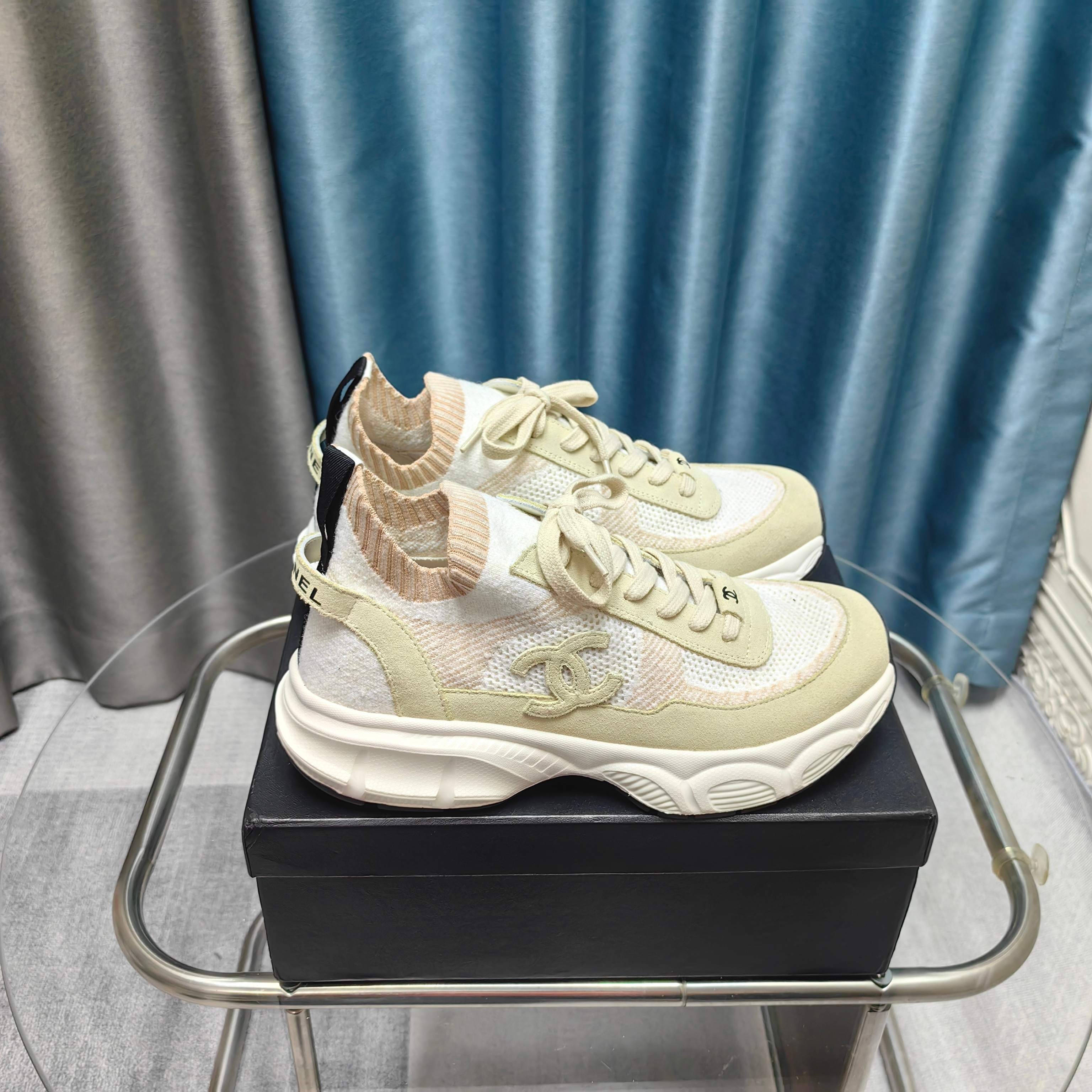 NO:234775,Chanel Chanel dad shoes, men and women couples - 2025 counter top casual sneakers This classic design; the upper has a variety of craftsmanship and electric embroidery styles; the sole is fashionable and sporty; it is an extraordinary variety of color matching elements... The diversified mix and match is very beautiful and versatile, casual, fashionable, sports, and outdoors can be taken into consideration... Go material The upper is made of original imported knitted inner using original Yangli   net outsole based on original TPU combination sole. The counter is boutique packaging for women 35–41 40 41 customized, casual shoes/sports shoes, chanel, chanel, sneakers19860909Chanel香奈儿老爹鞋,男女情侣款——2025专柜顶级休闲款运动鞋 这款经典设计；鞋面多种工艺电绣的风格；大底却时尚运动；不平凡的拥入了多种配色元素…… 多元化混搭非常好看百搭,休闲,时尚,运动,户外都能兼顾…… Go 材料 鞋面采用 原版进口针织 内里采用 原版羊里 网 大底根据 原版TPU组合大底 专柜精品包装全套女35–41 40 41定做,休闲鞋/运动鞋,chanel,chanel,sneakers,Women's Shoes