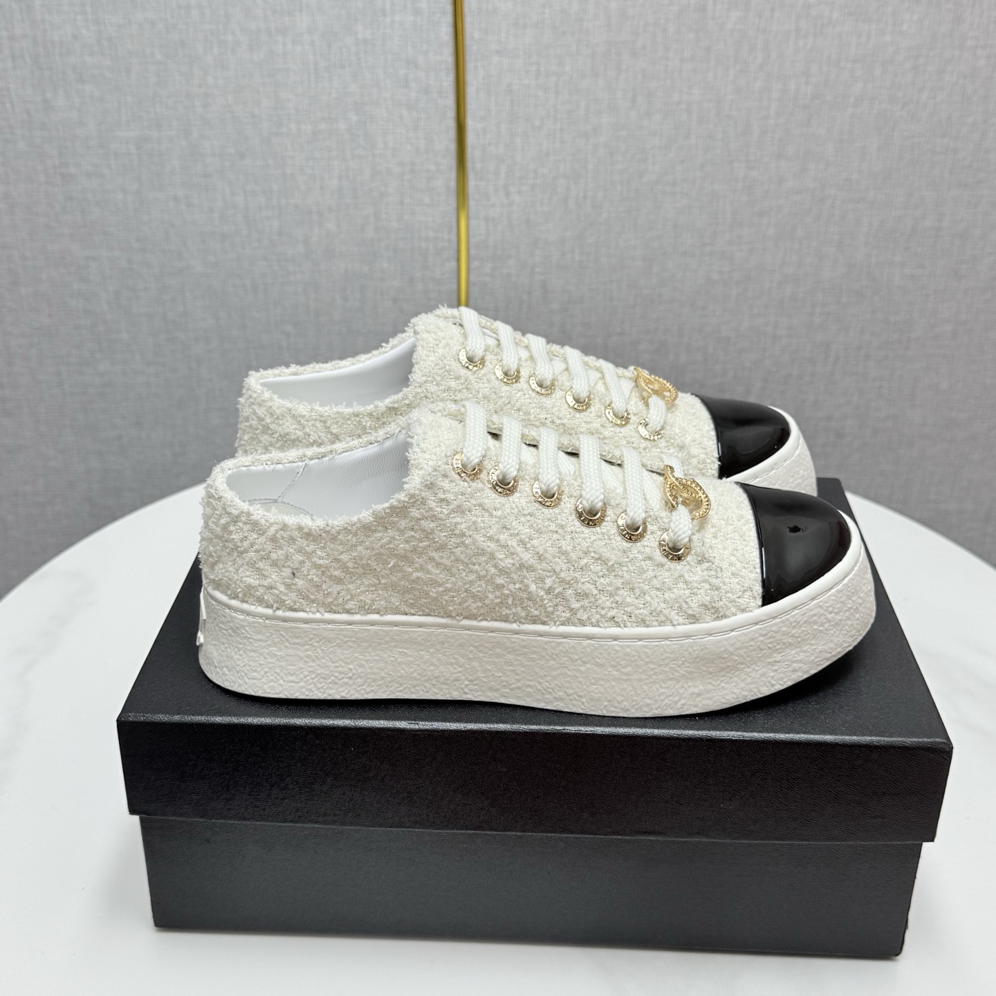 CHANEL*2025★★★ Muchas celebridades y celebridades de Internet han usado sus pies. Es una serie versátil popular entre b…