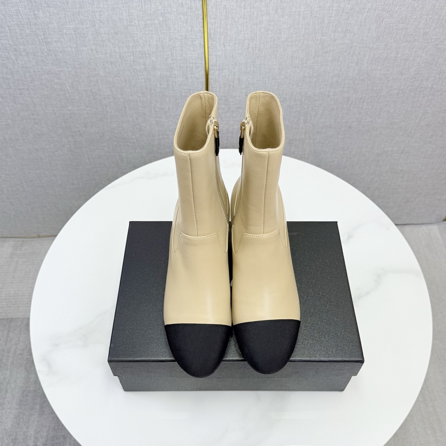 CHANEL*2025★★★★★ Muchas celebridades y celebridades de Internet han usado sus pies. Es una serie versátil popular entre…