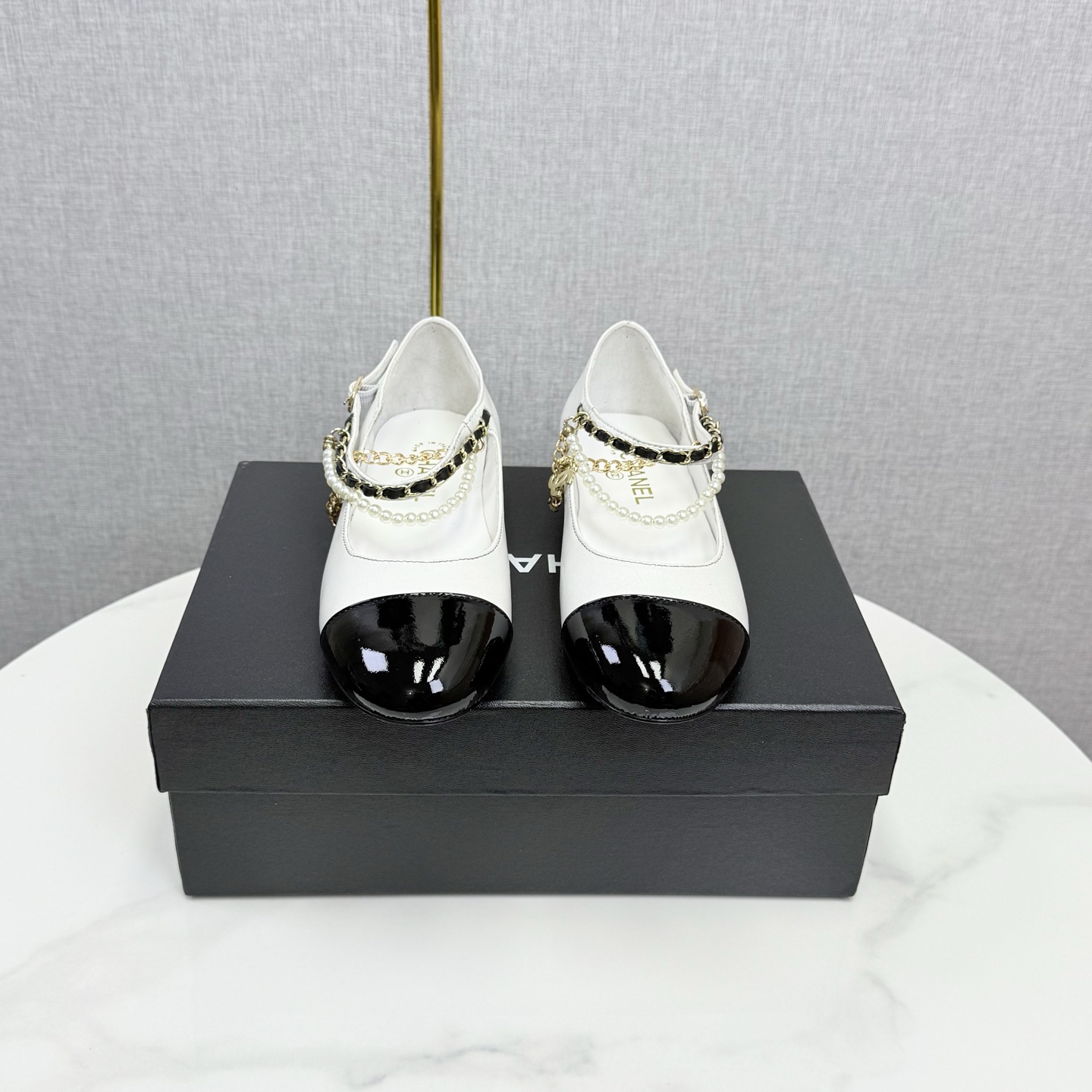 CHANE * ｜ Xiaoxiang 25P nuevos zapatos planos de perlas de primavera y verano, perlas lindas y delicadas ⛓️ ¡reducen el…