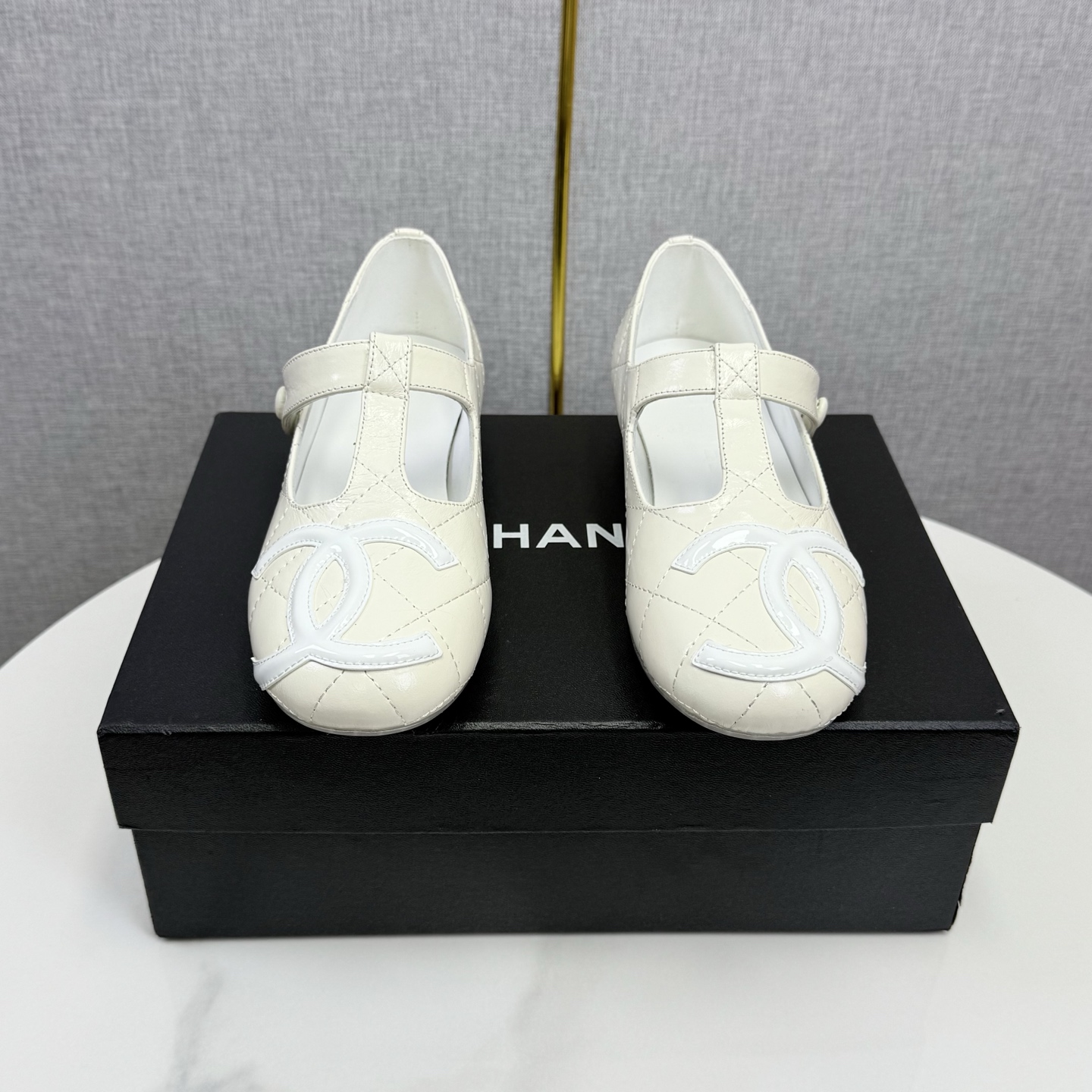 CHANE*｜El clásico par grande de zapatos Mary Jane de ballet medieval con correa en T de Xiao Xiang. Este par de zapatos…