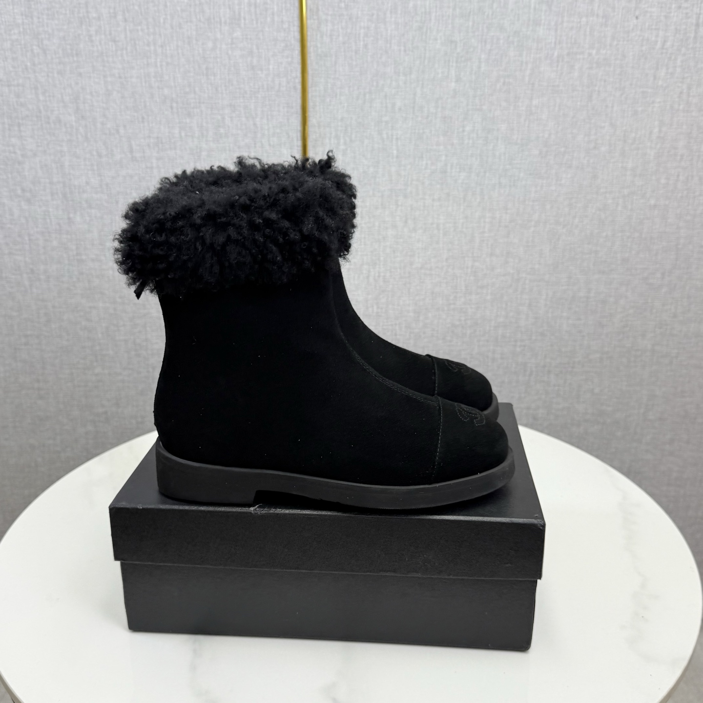 NO:615652,2025sss official website and Xiaohongshu synchronize the latest color matching Xiaoxiangjia’s popular models are hotly launched, with upgraded workmanship and high quality!   The latest fashionable fur boots are super versatile and warm soles, the favorites of heroines [Fireworks][Fireworks] Cowhide upper, sheepskin lining, foam outsole, 5 sizes 35-41, [Note 40+41 custom-made], half-drag snow boots, chanel, boots, cowhide, sheepskin198609092025sss官网、小红书同步最新配色小香家爆款火热上线,做工升级版,高品质！  时尚潮流最新款毛毛靴上脚超百搭暖底,女主们的最爱[烟花][烟花] 鞋面牛皮 内里羊皮 大底发泡大底 5码数35-41码,【注40+41订做】,半拖雪地靴,chanel,boots,cowhide,sheepskin,Women's Shoes