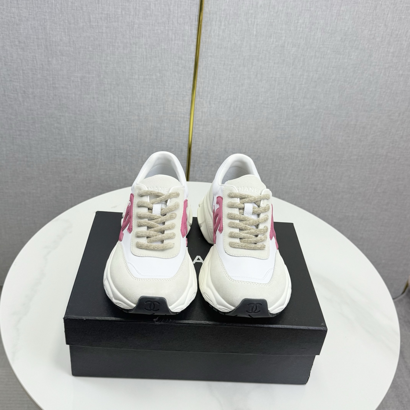 ¡Zapatos Chanel Chanel panda! 2025 calzado deportivo informal con encimera Este diseño clásico; la parte superior es de…