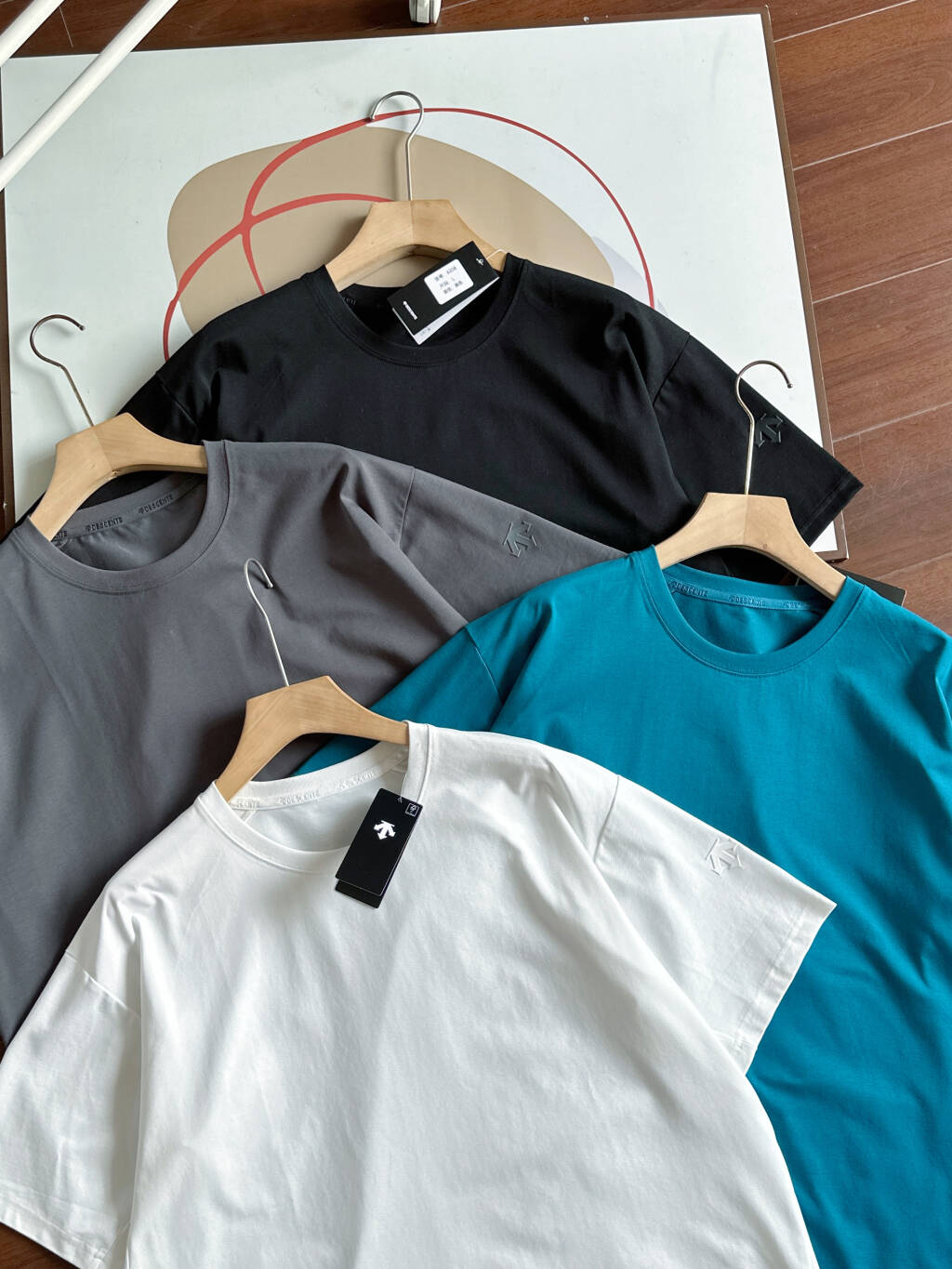 Alternative view of T-Shirt 08654
