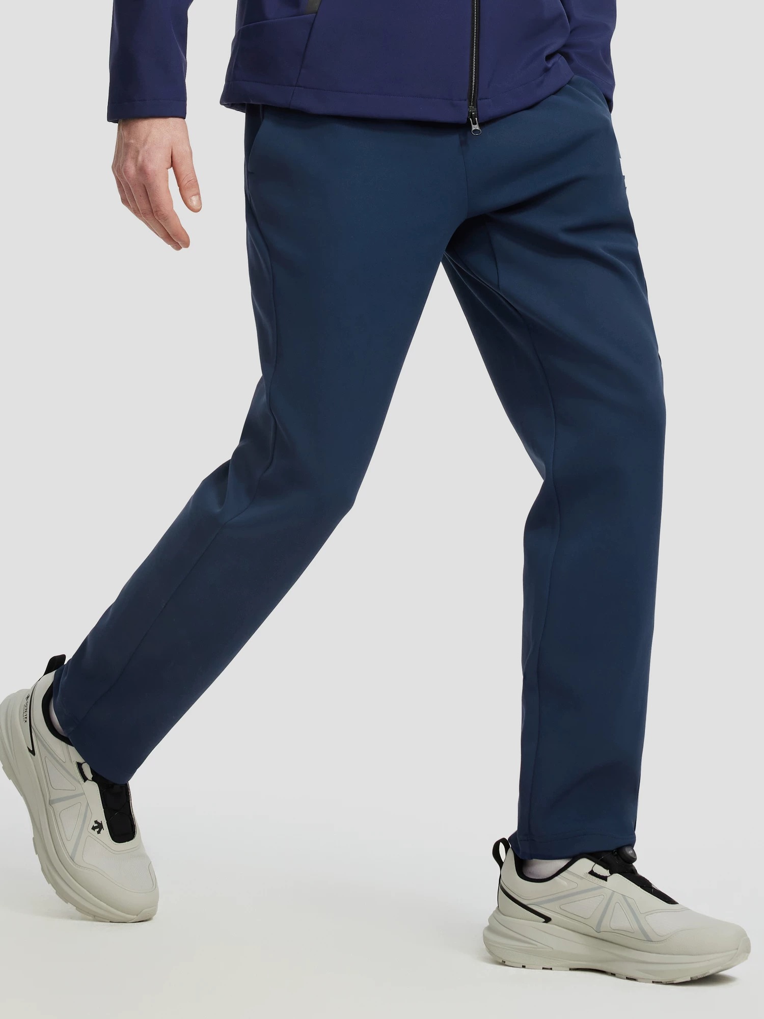 Alternative view of Sneakers 08649
