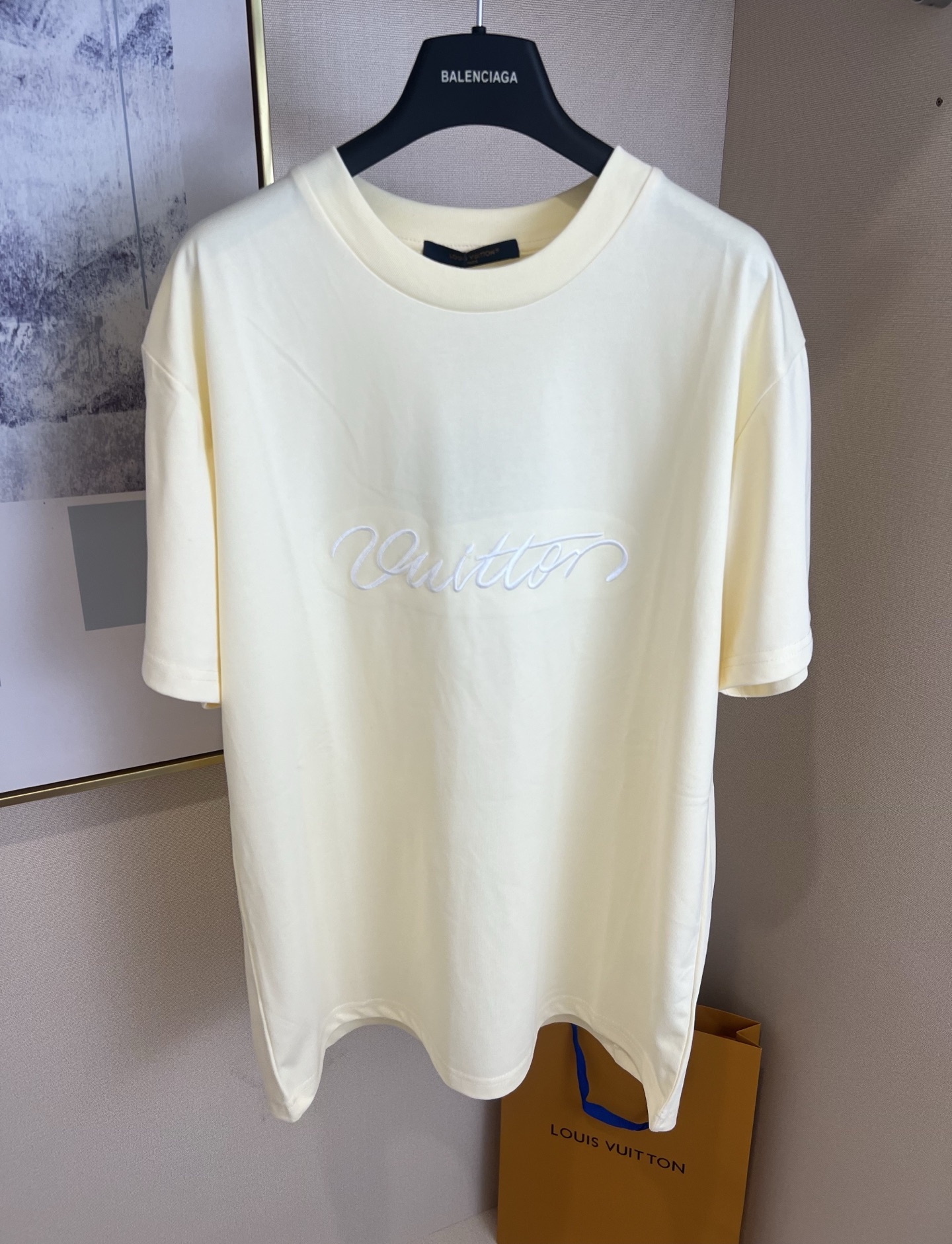P120 Talla: S/M/L/XL Unisex 1V Louis 2026FW Clásica camiseta de algodón que da la bienvenida a la primavera con colores…
